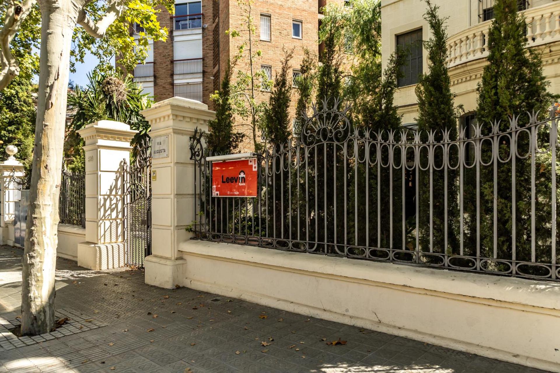 Leevin Student Barcelona