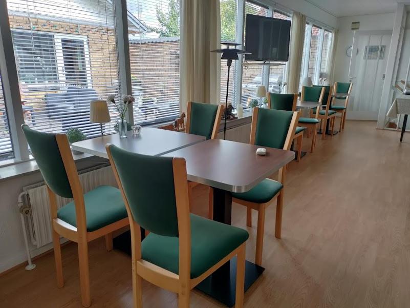 Communal lounge/ TV room