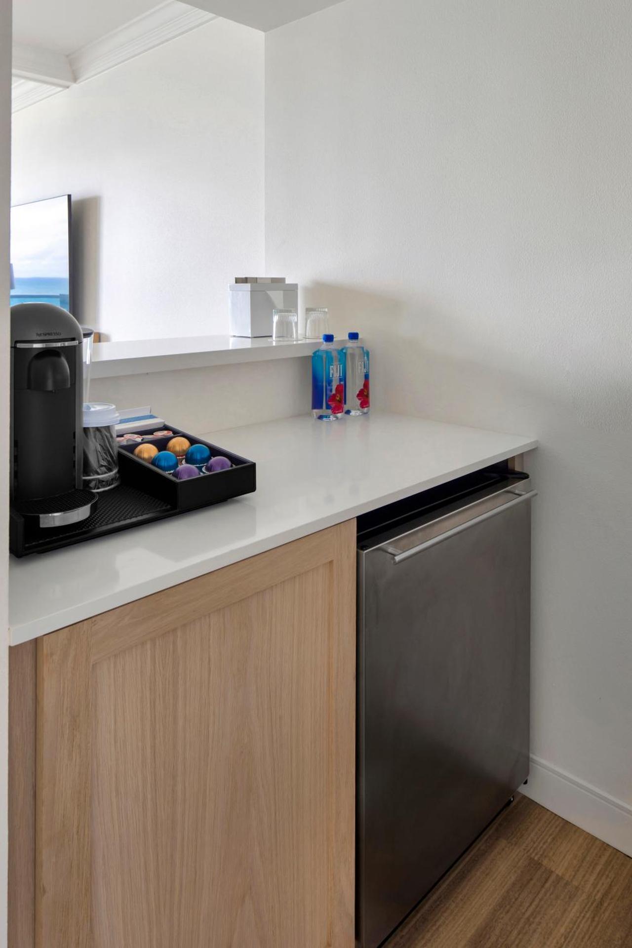 Jupiter Beach Resort & Spa