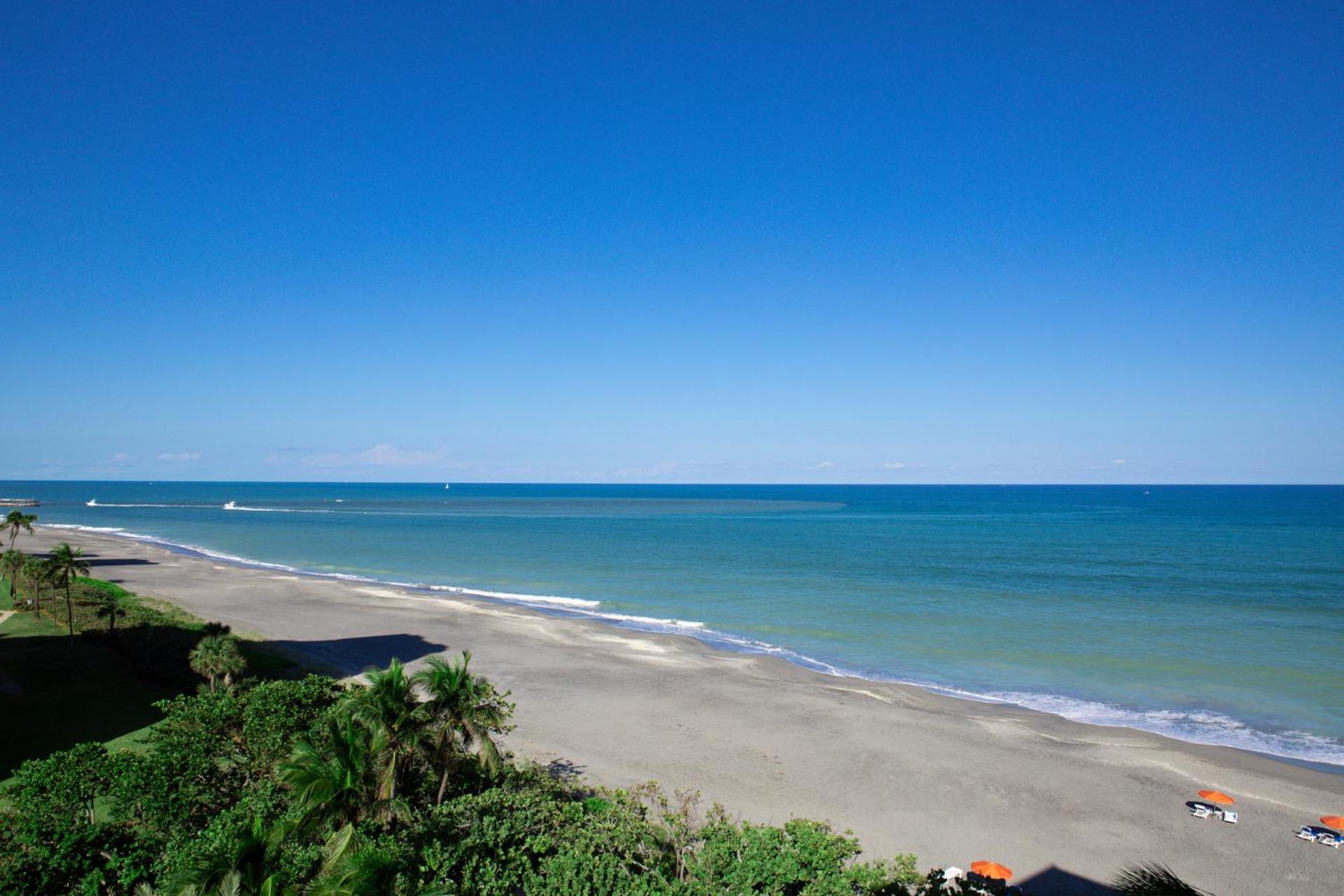 Jupiter Beach Resort & Spa