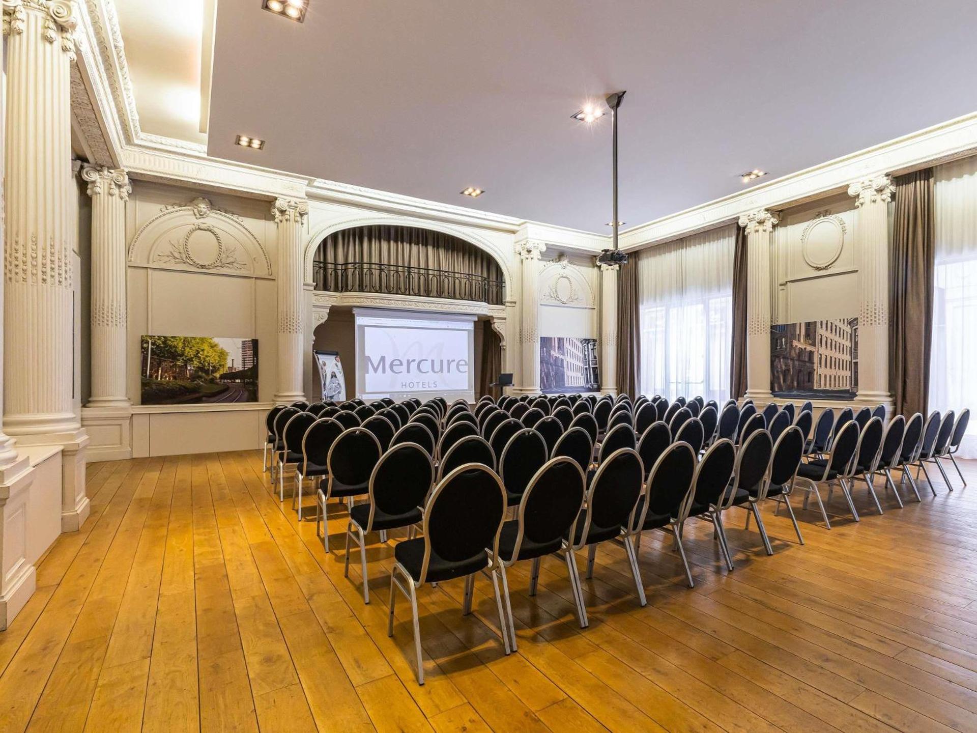 Meeting/conference room