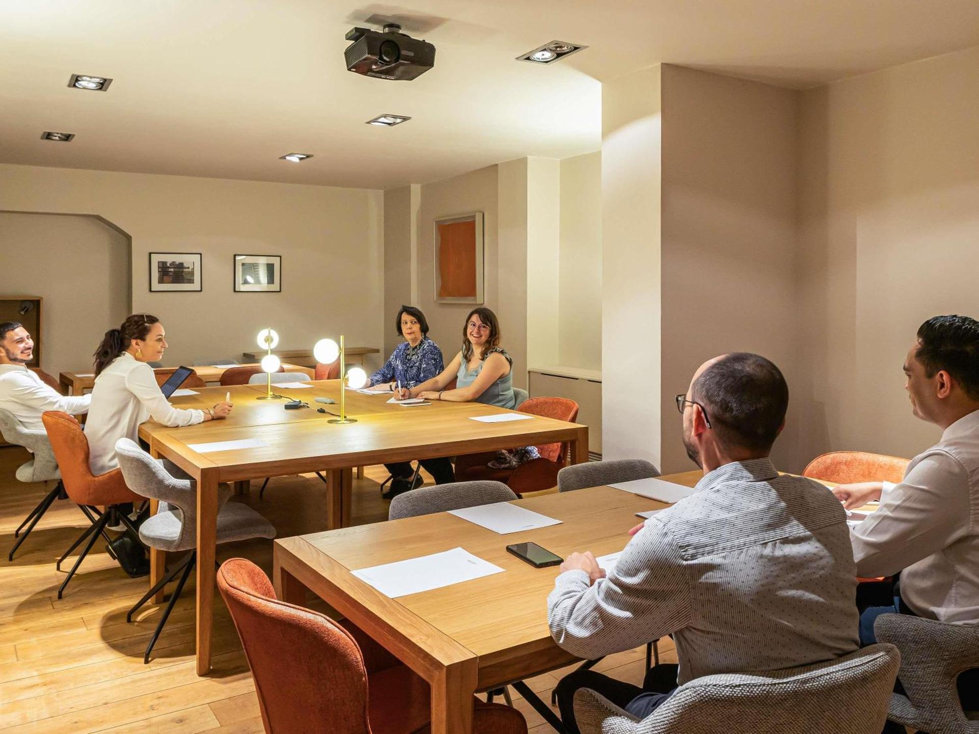 Meeting/conference room