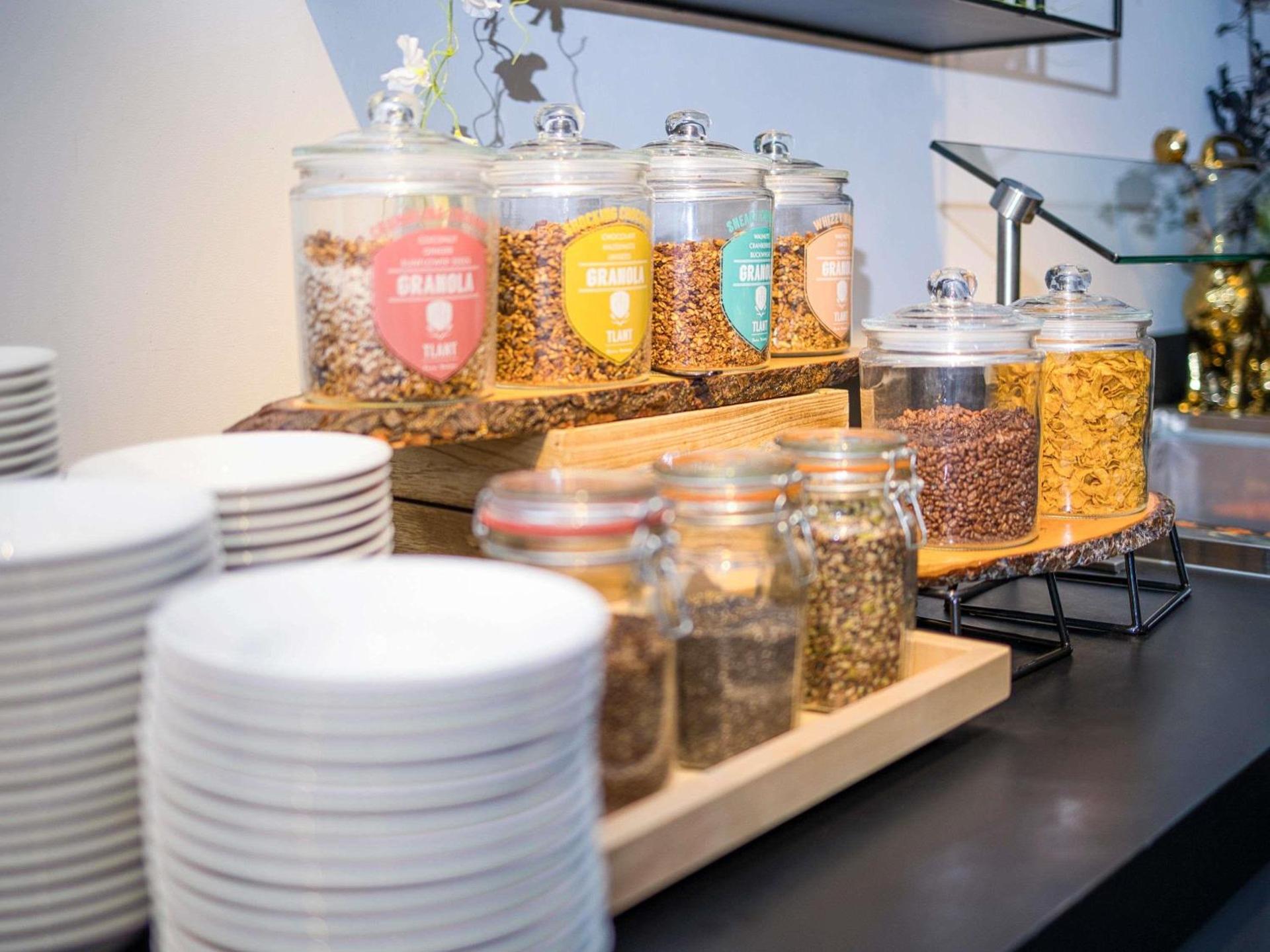 Restaurant/places to eat