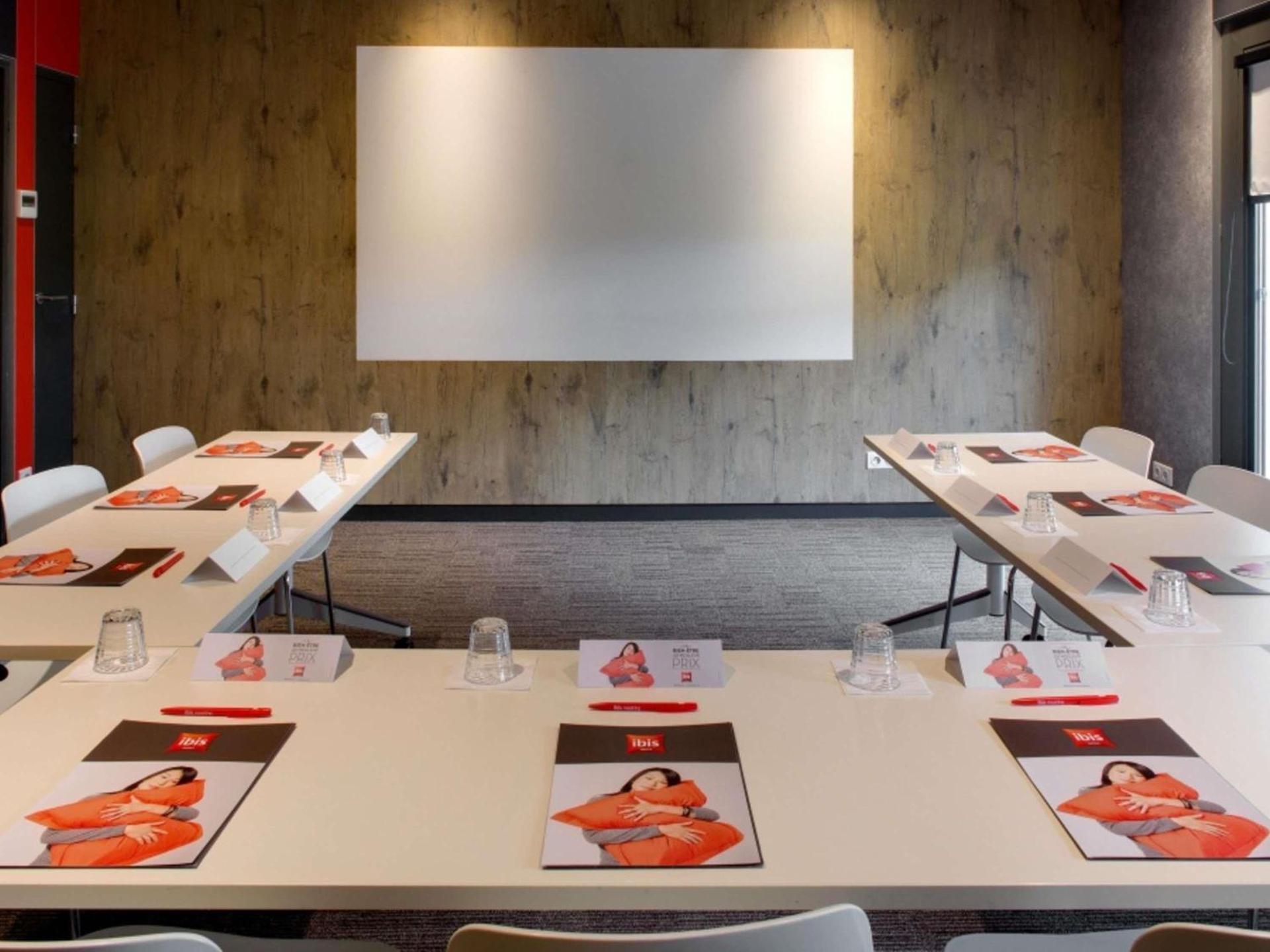 Meeting/conference room