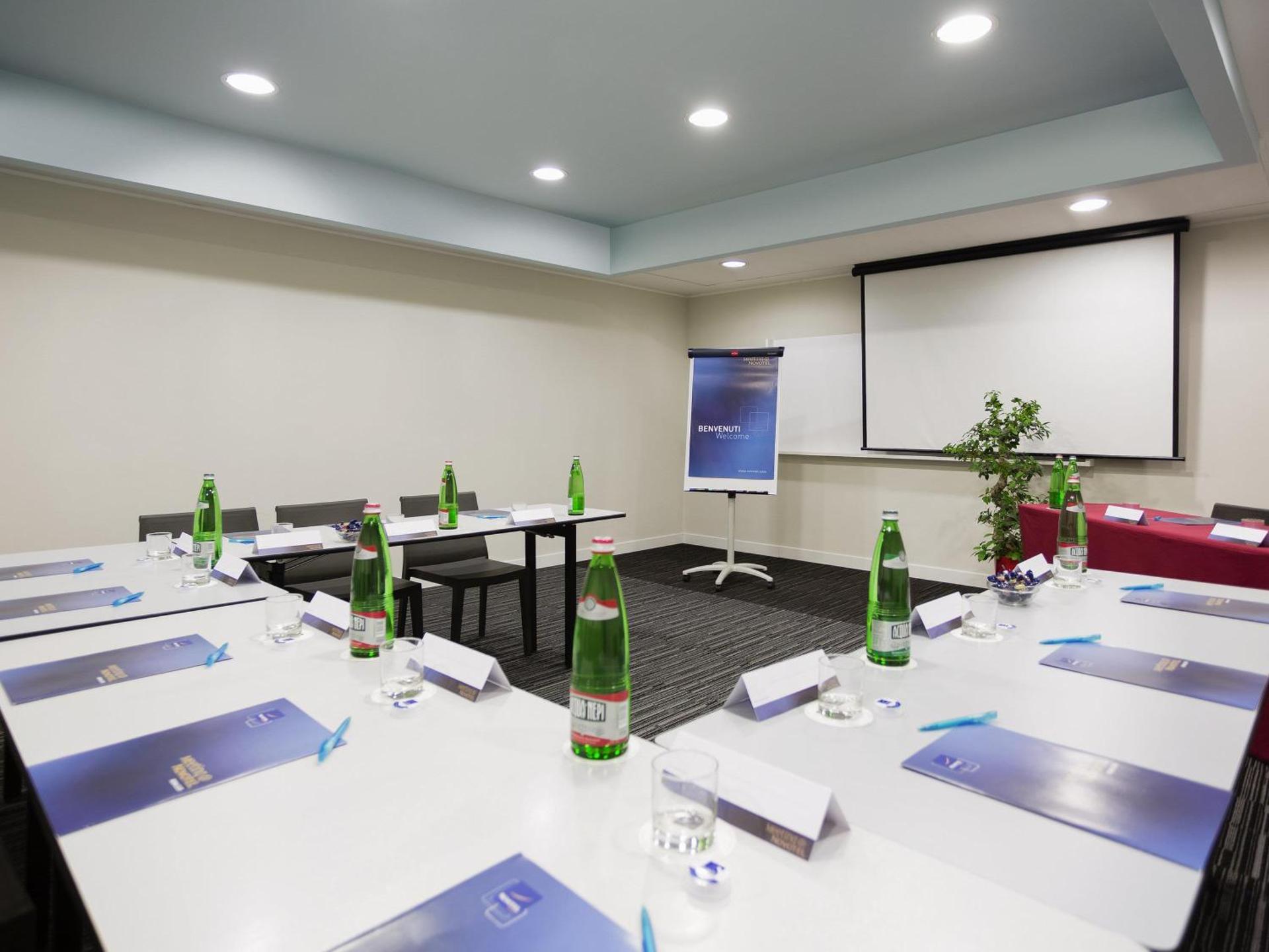 Meeting/conference room