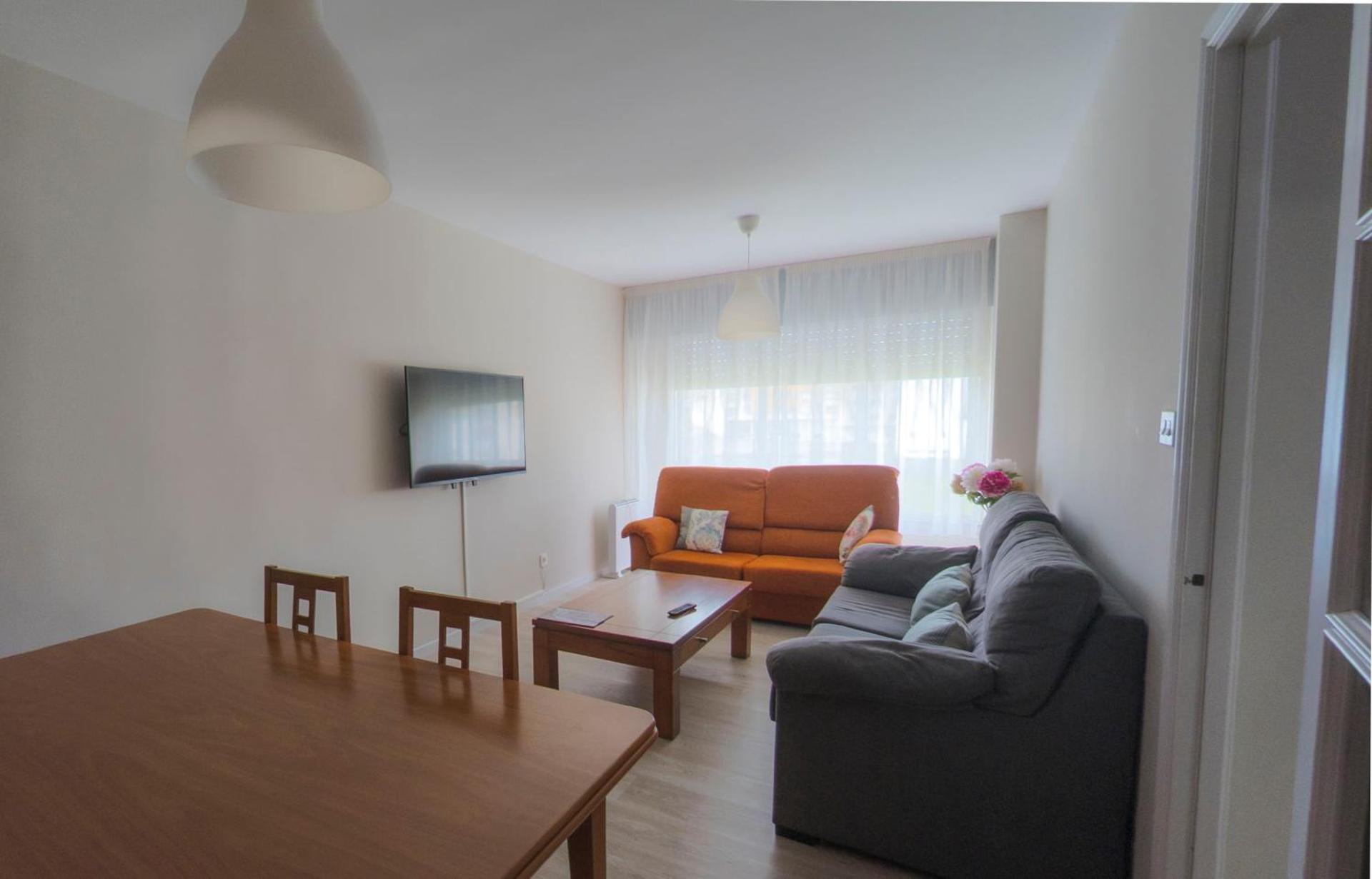 AMPLIO APARTAMENTO EN BURELA