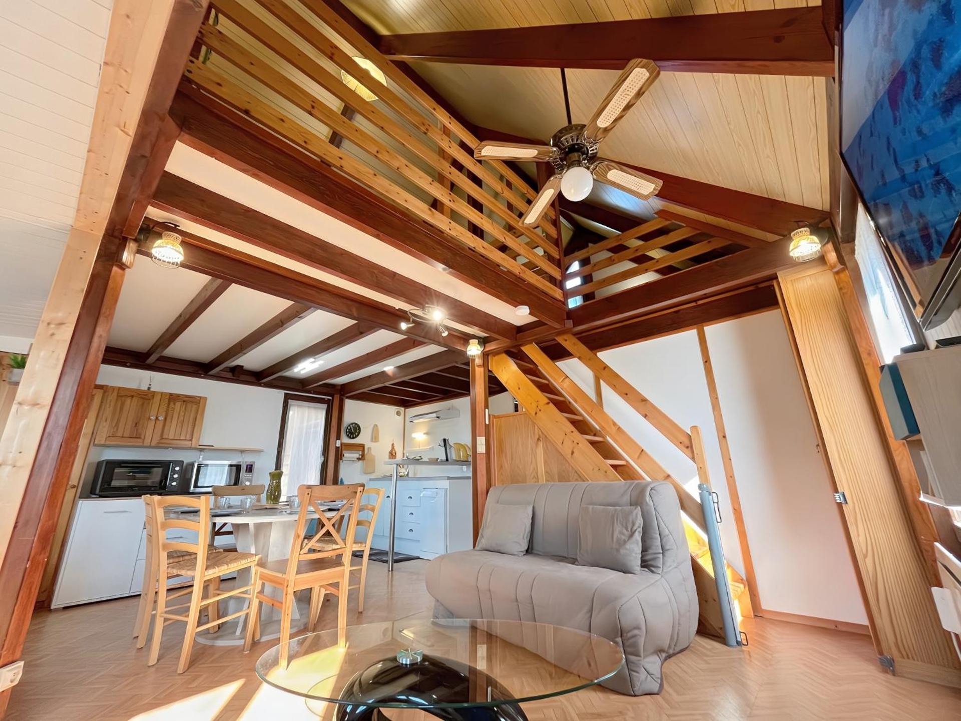 Chaleureux chalet à 3 minutes à pied de la mer - Parking gratuit