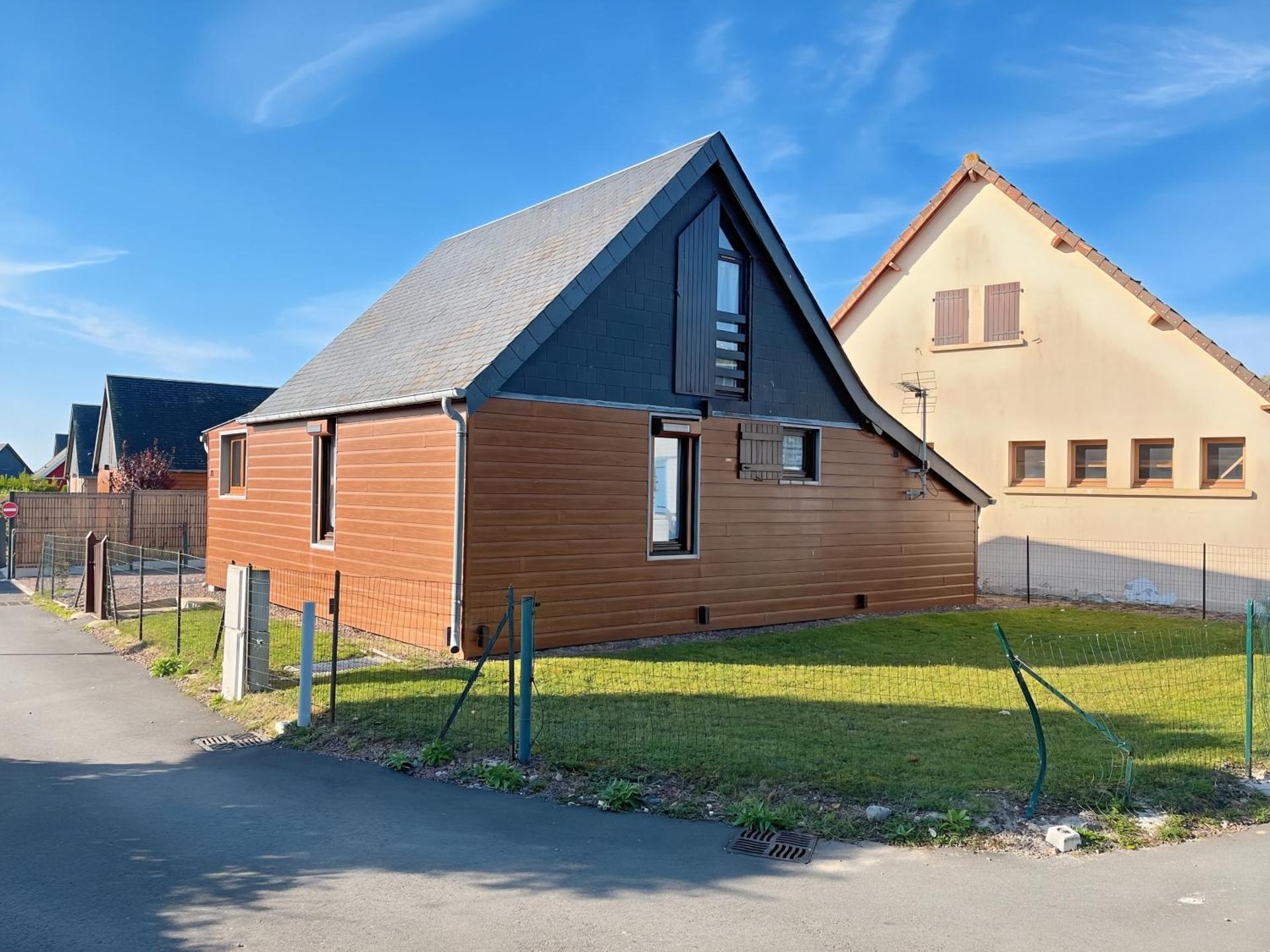 Chaleureux chalet à 3 minutes à pied de la mer - Parking gratuit