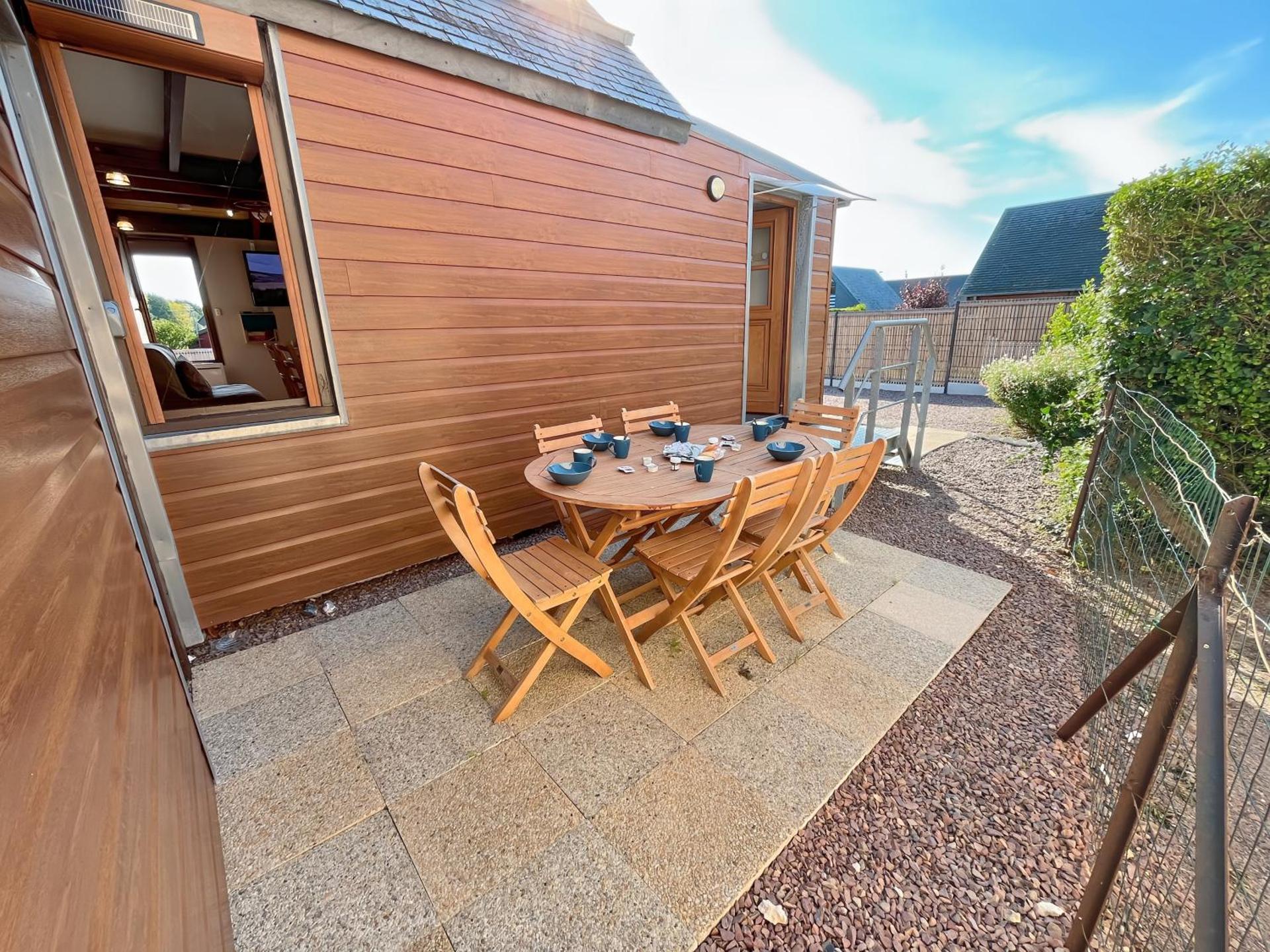 Chaleureux chalet à 3 minutes à pied de la mer - Parking gratuit