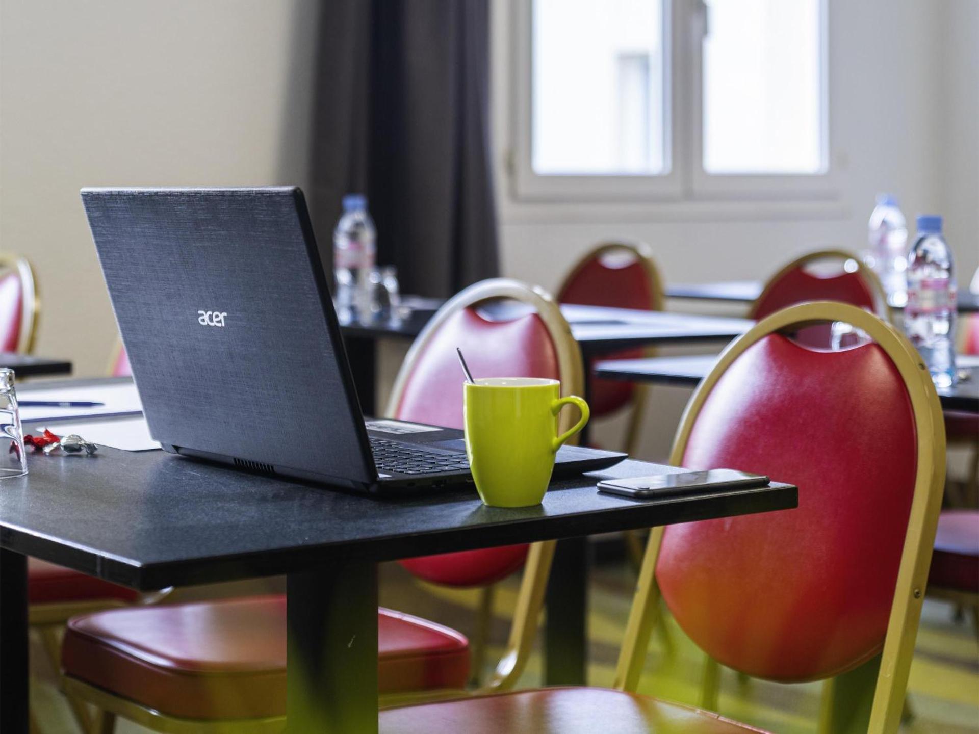 Meeting/conference room