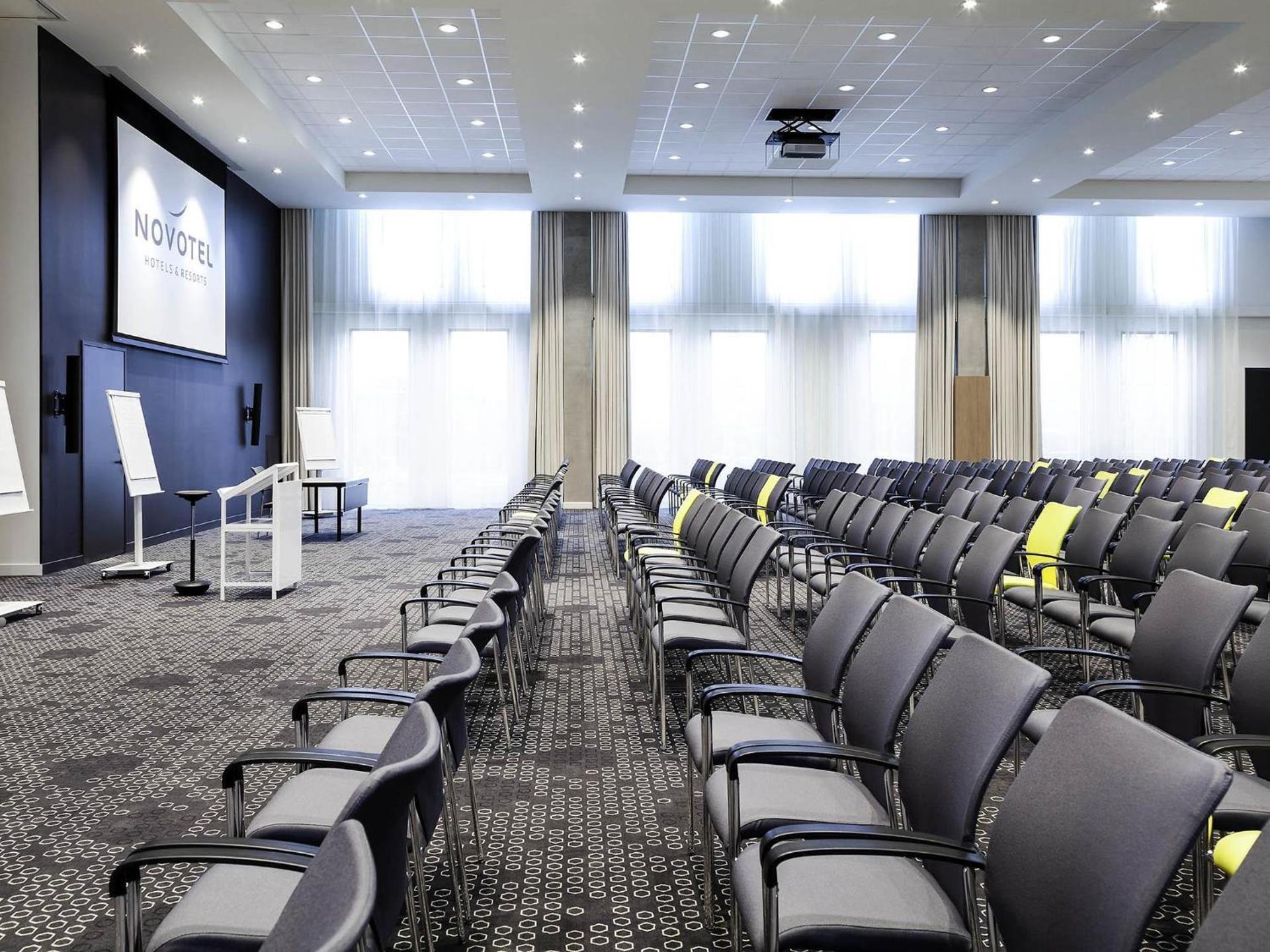 Meeting/conference room