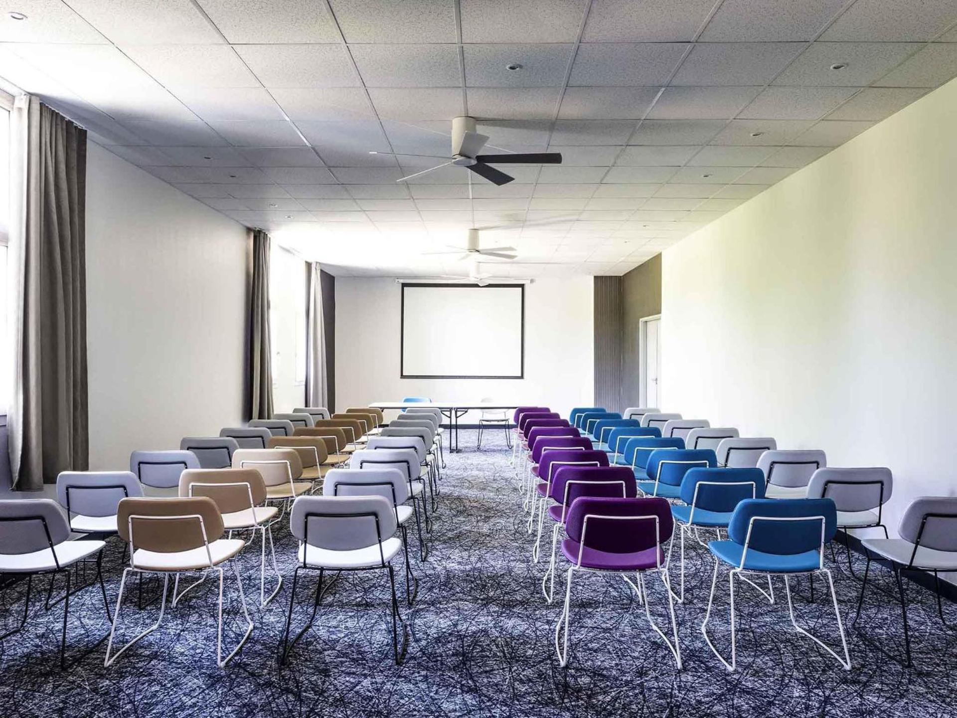 Meeting/conference room