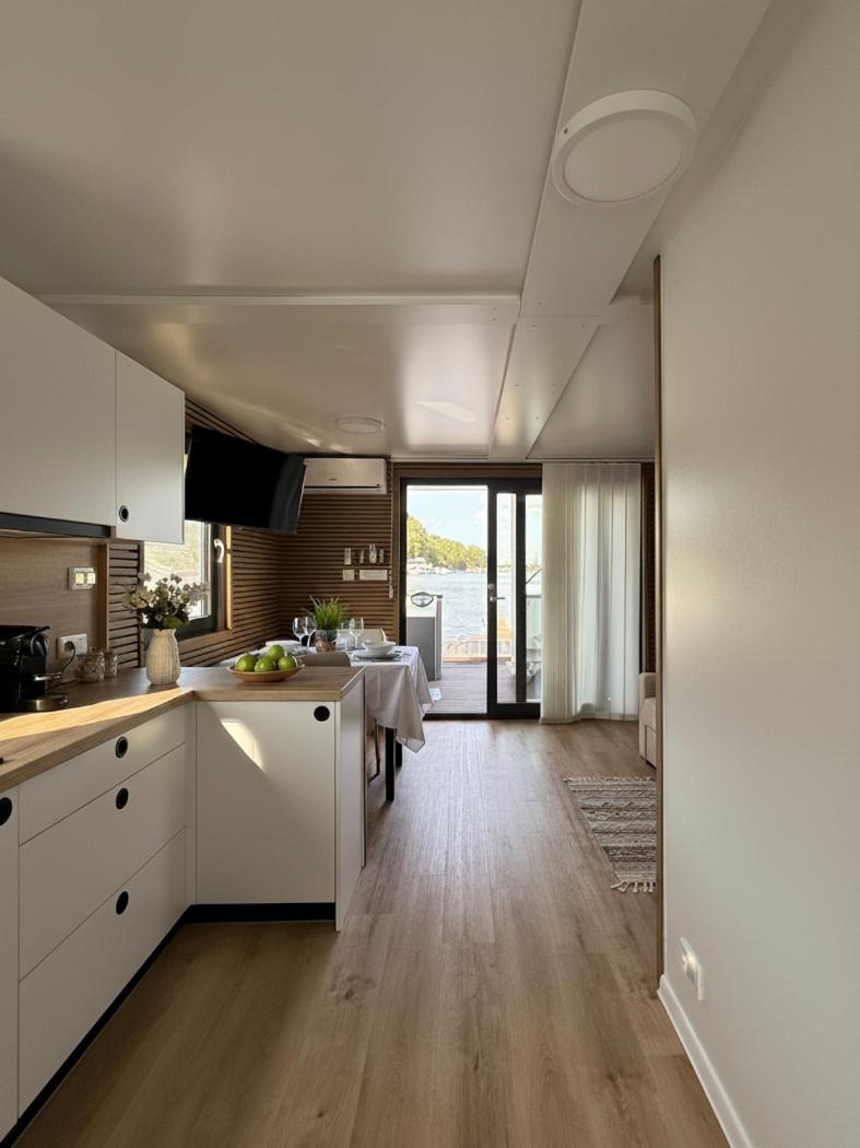 Prestige Yacht Resort Budapest