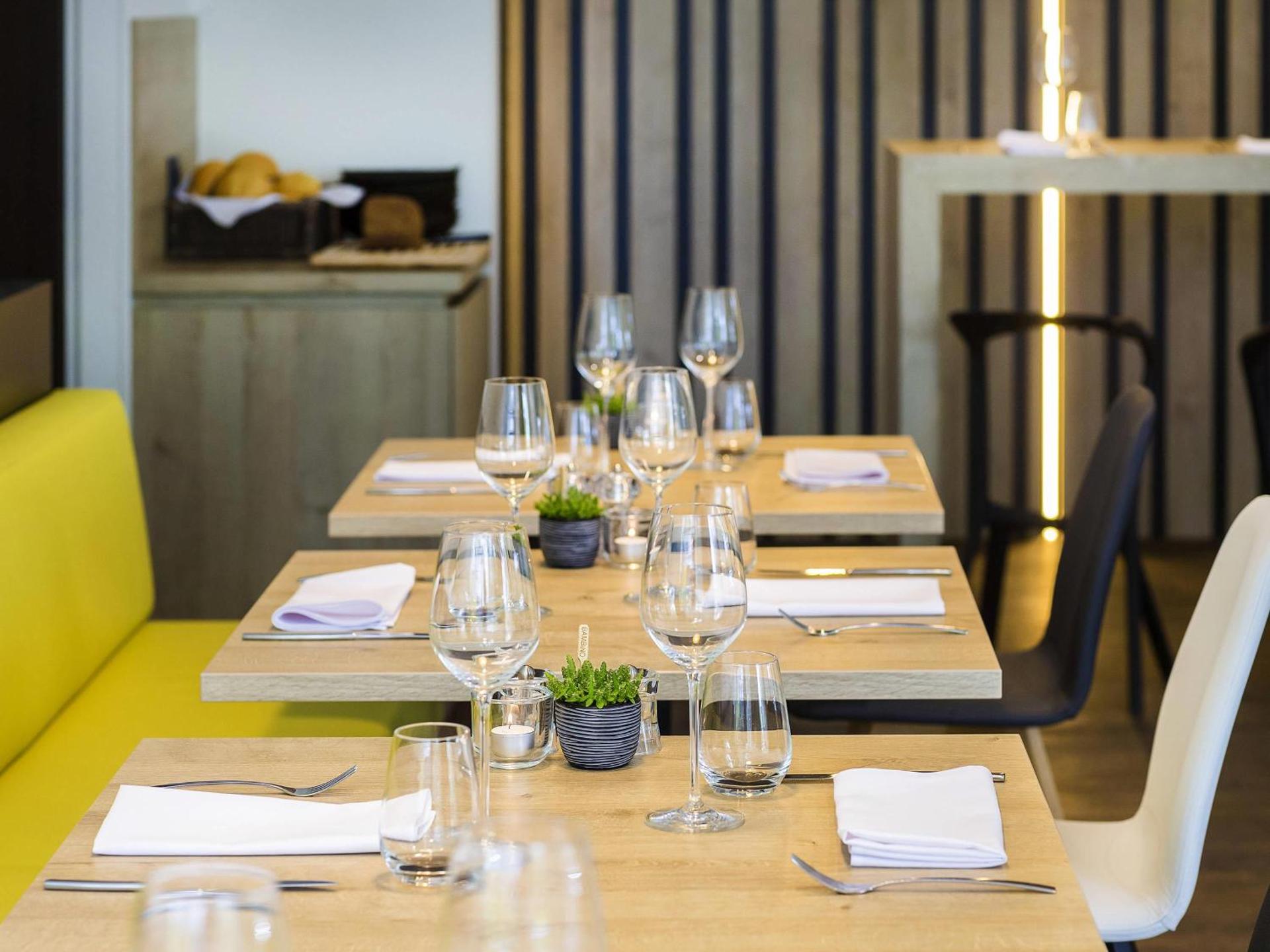 Restaurant/places to eat