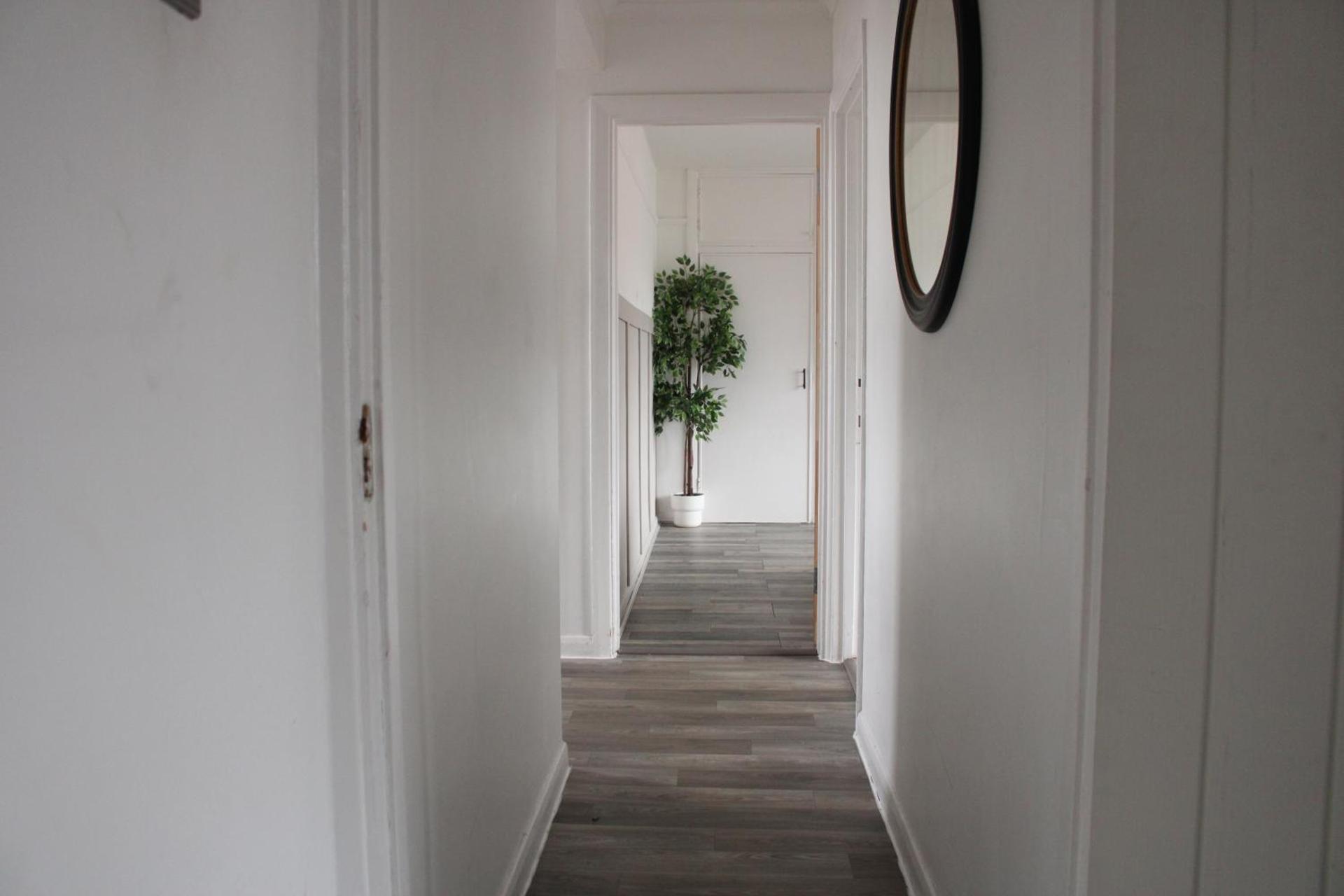 Stylish 2-Bedroom Apartment In The Centre Of Wimbledon!