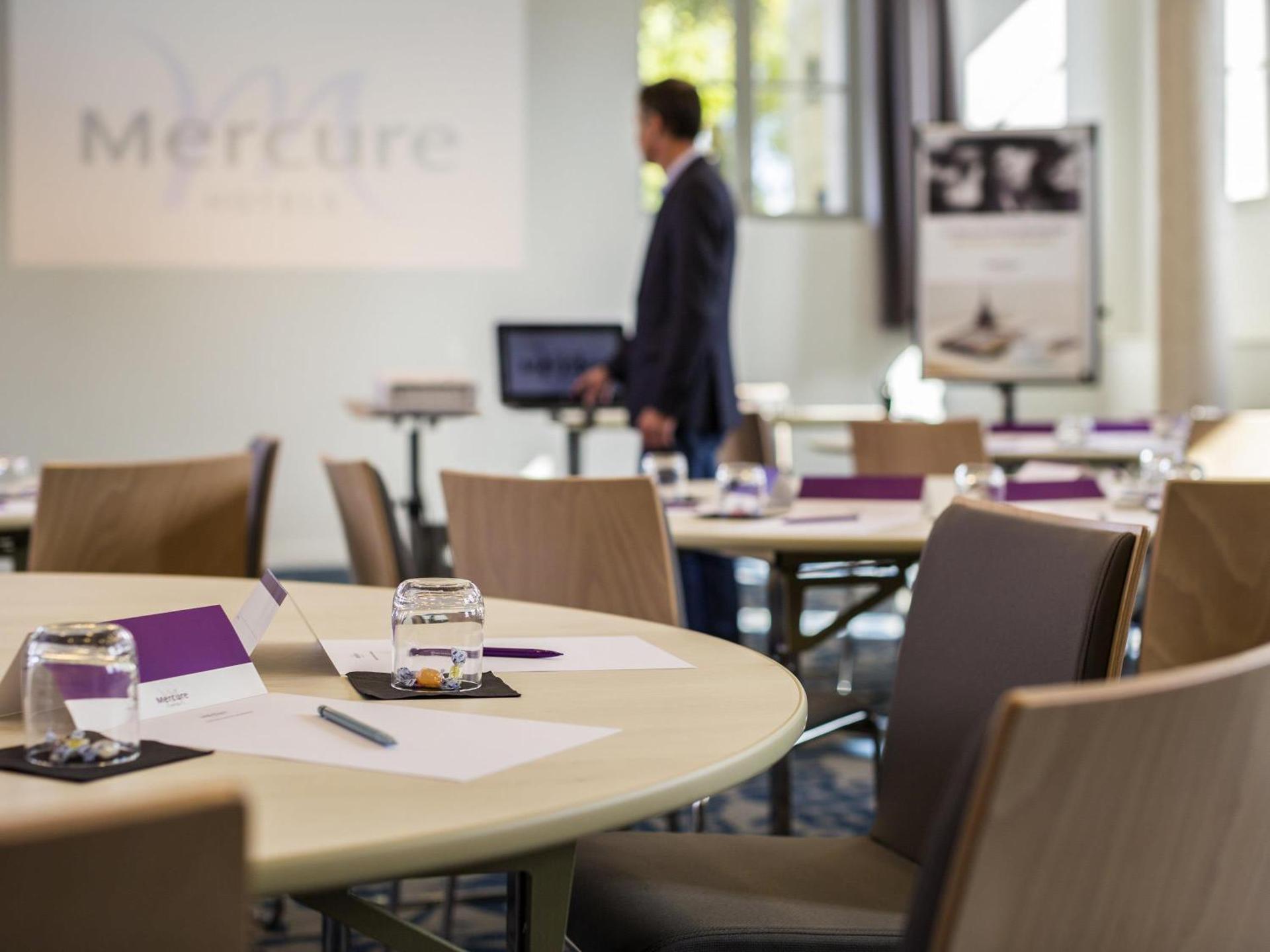 Meeting/conference room