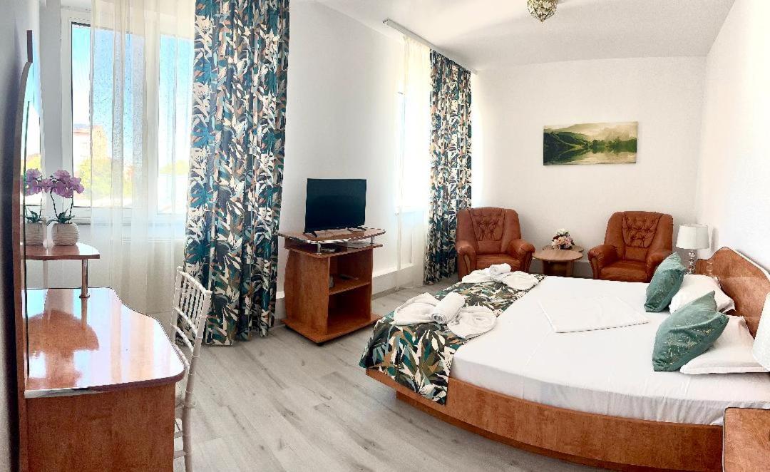 Deluxe Double Studio