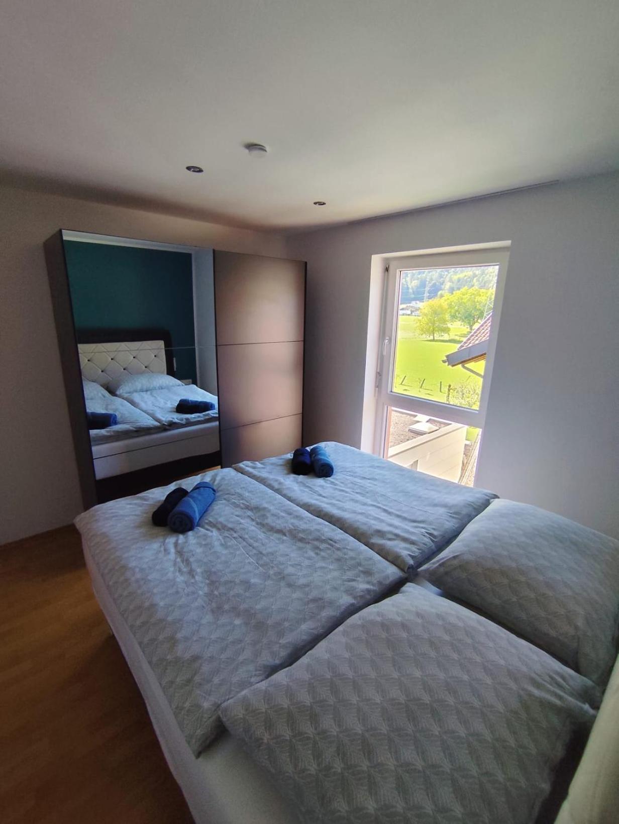 Bella Vista - 85 m2 Ferienwohnung mit überdachtem Parkplatz und Außenstellplatz - Bergblick