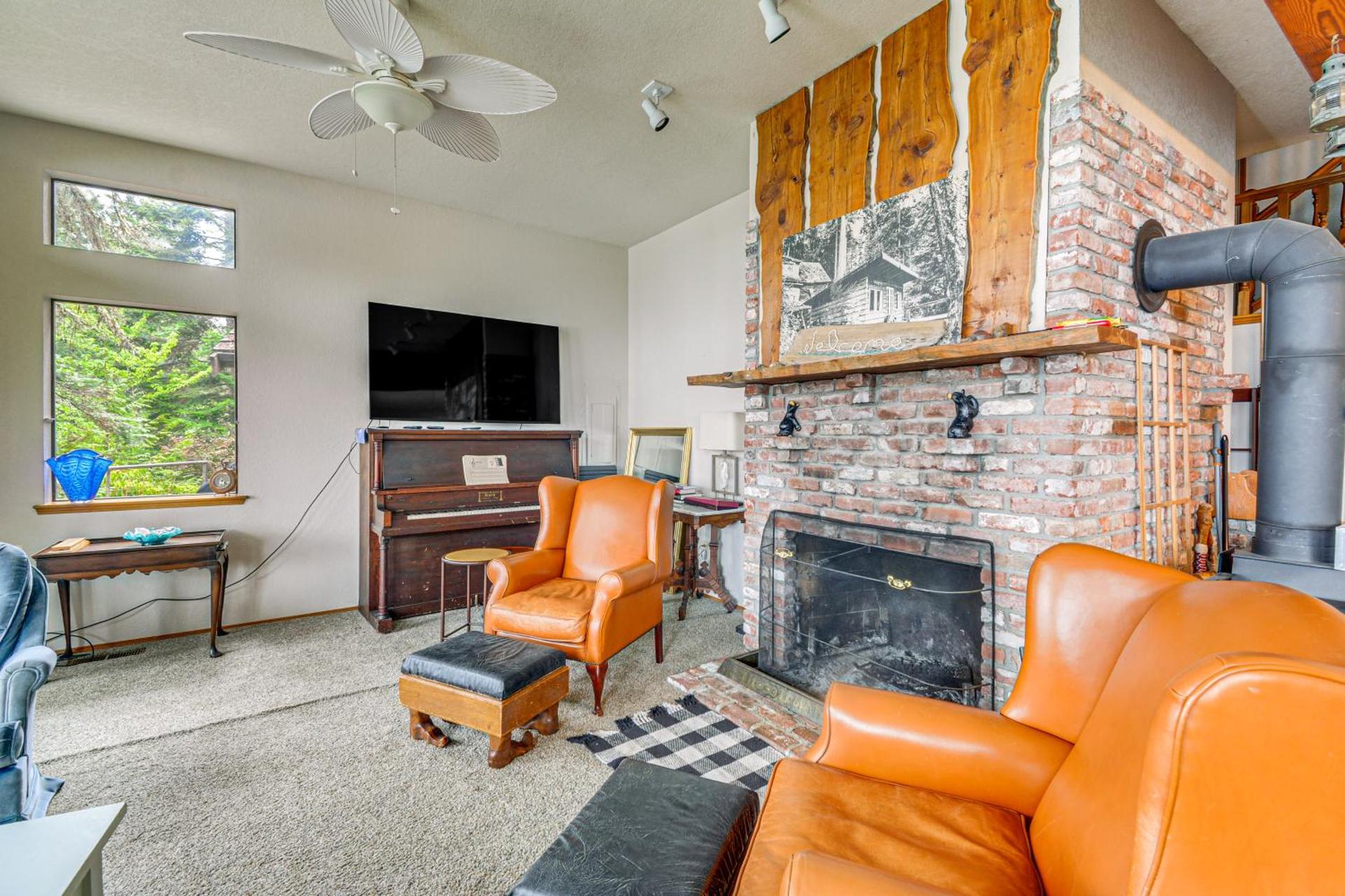 Waterfront Bainbridge Island Home Stunning Views!