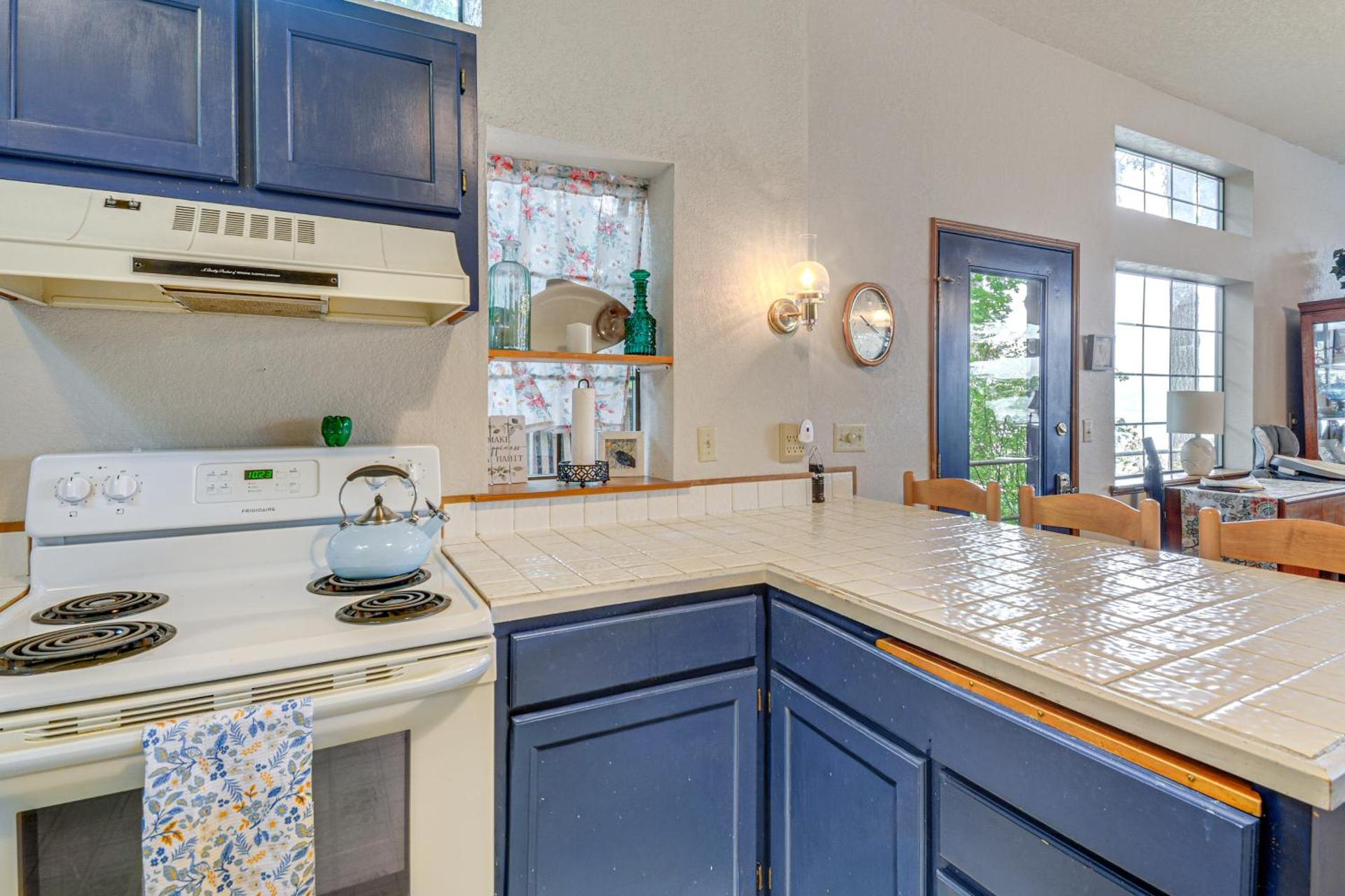 Waterfront Bainbridge Island Home Stunning Views!