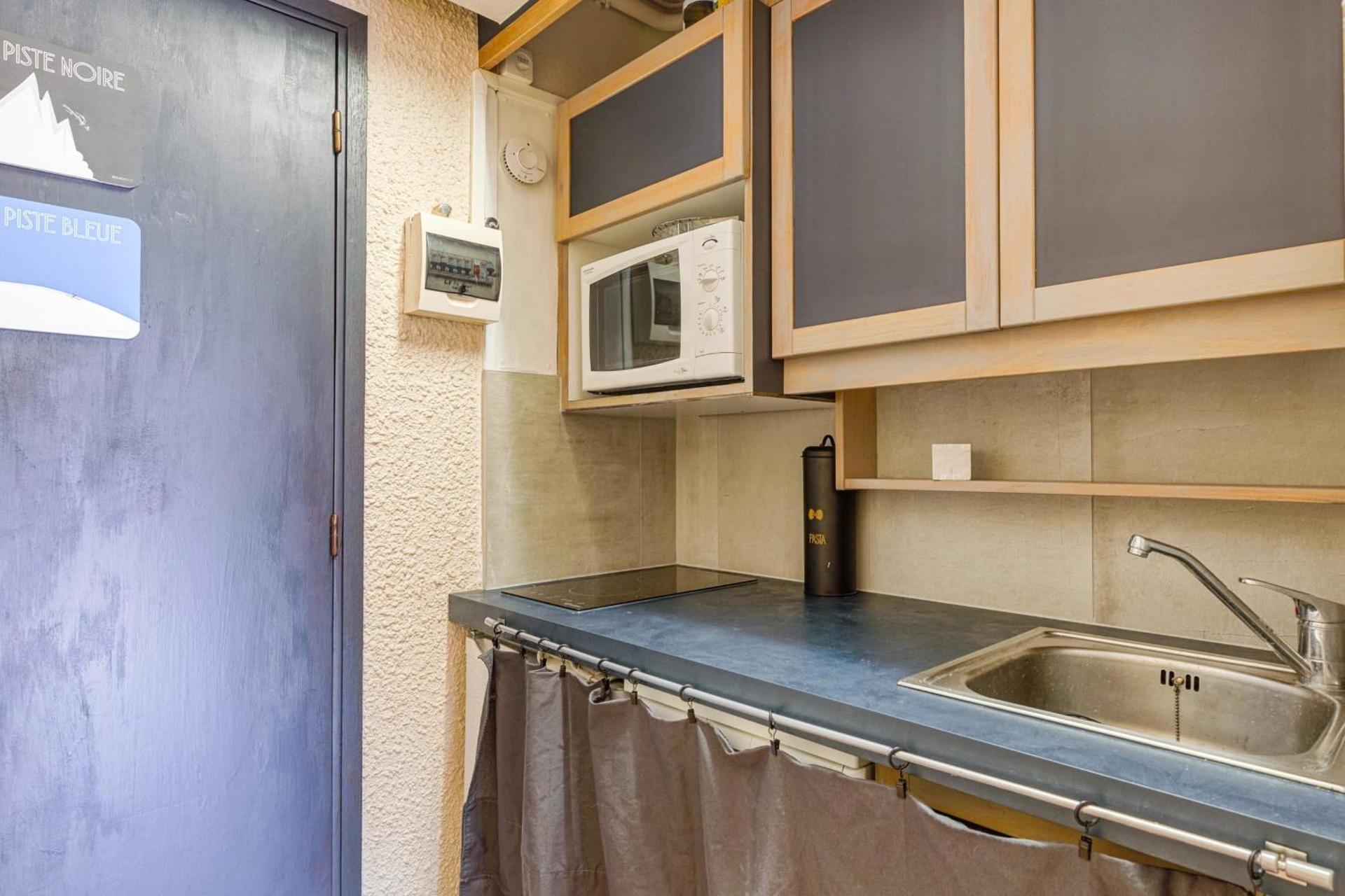 Sunny studio with balcony