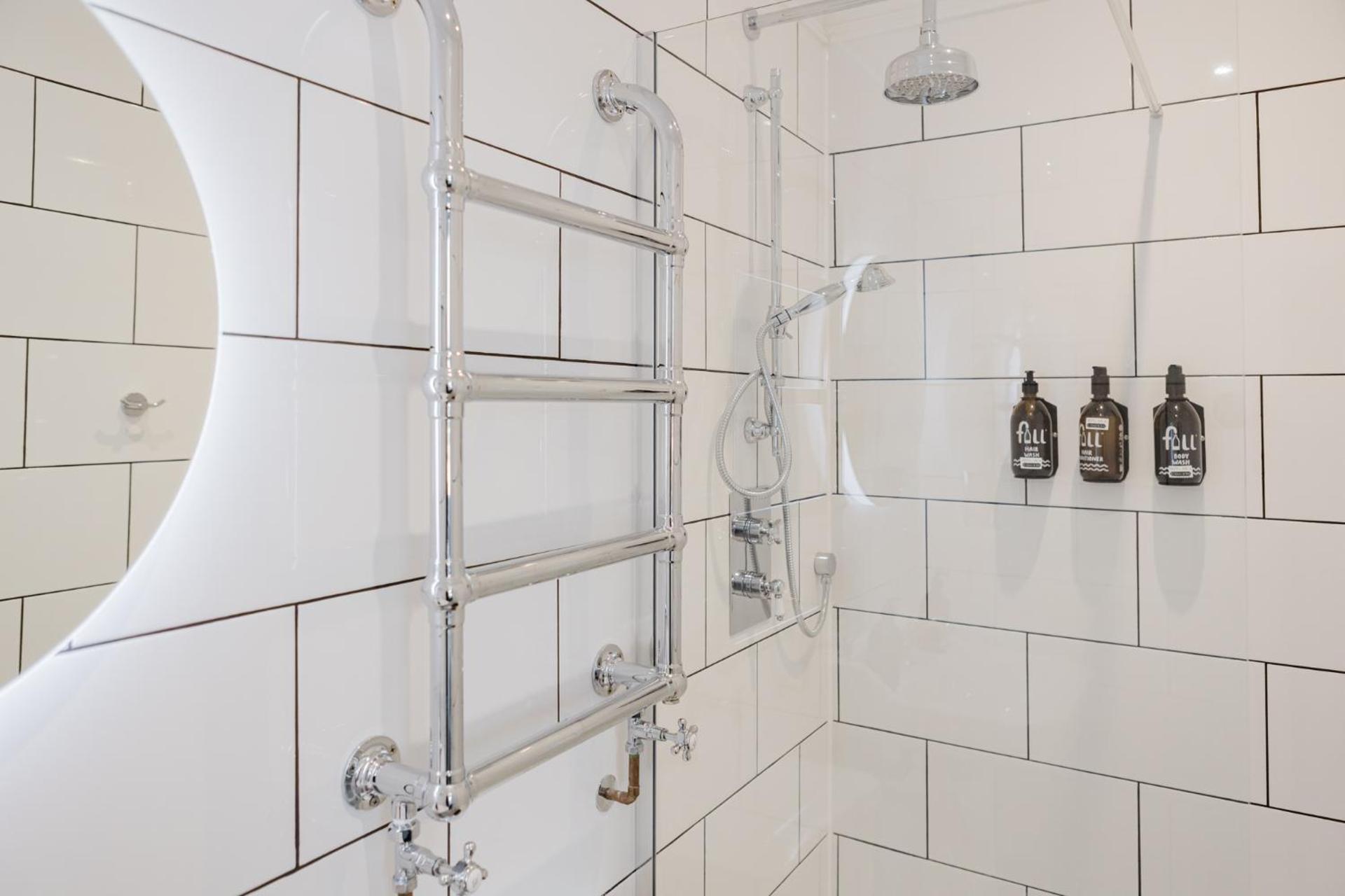 Grace's Guesthouse The Suite Room 6