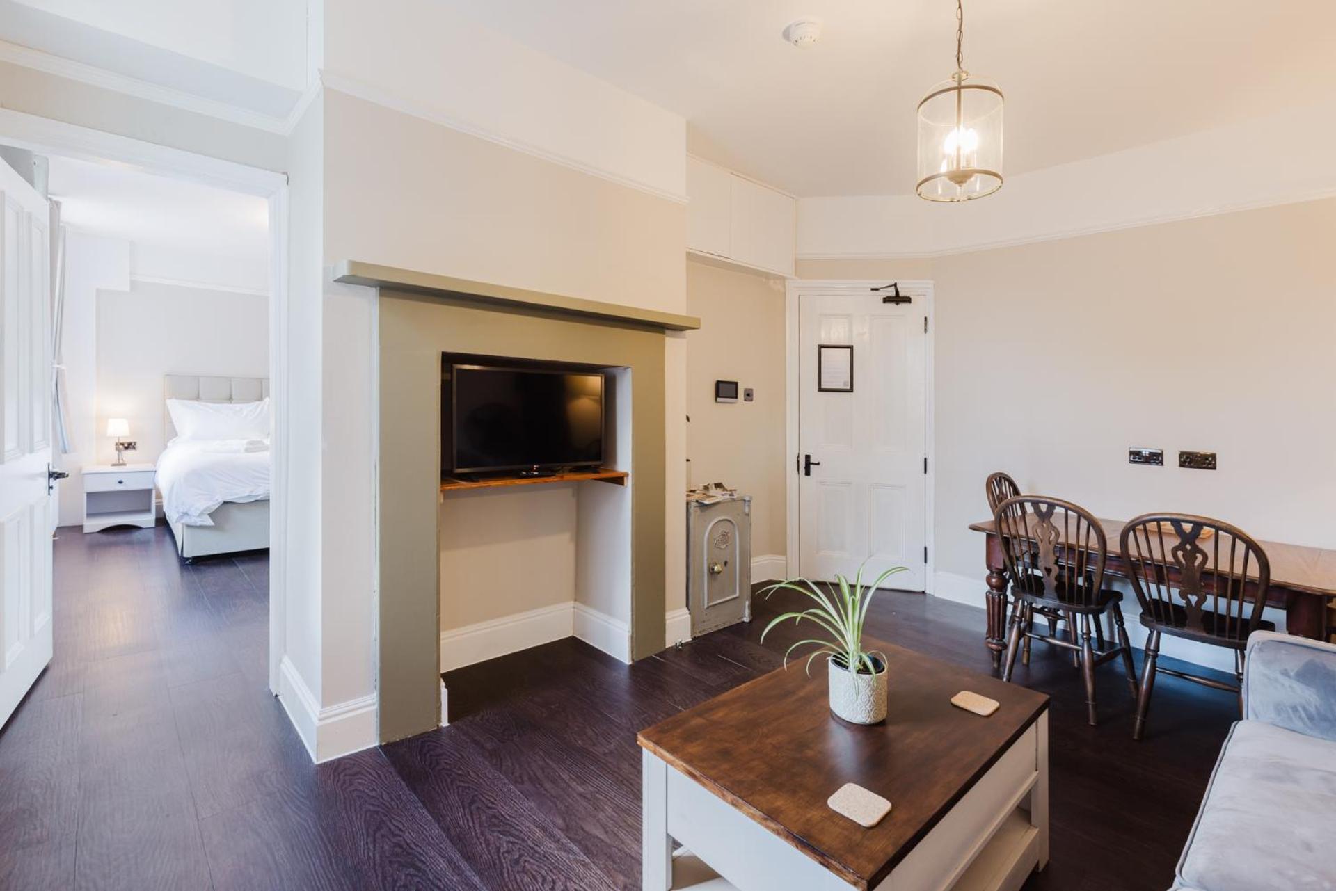 Grace's Guesthouse The Suite Room 6