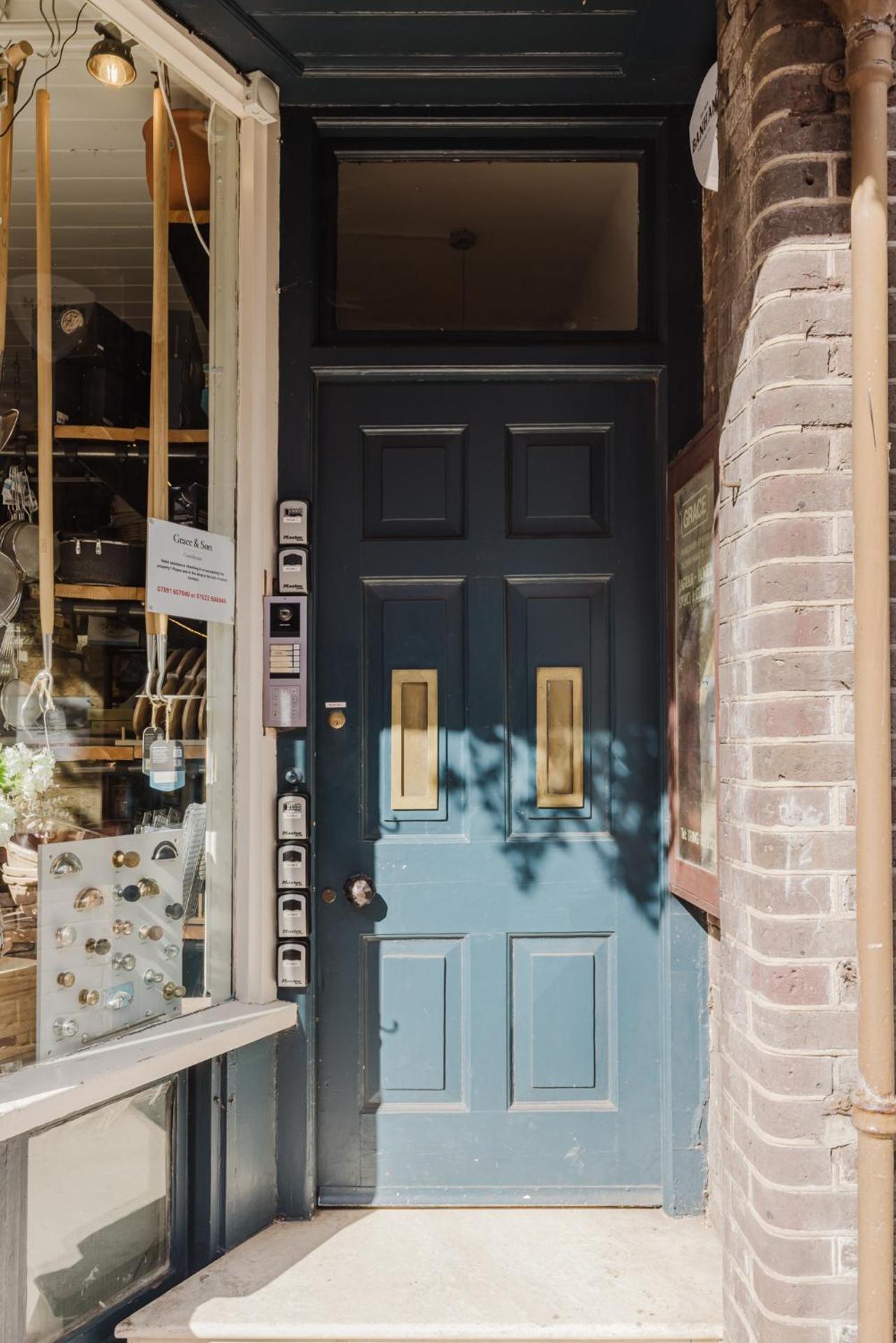 Grace's Guesthouse The Suite Room 6