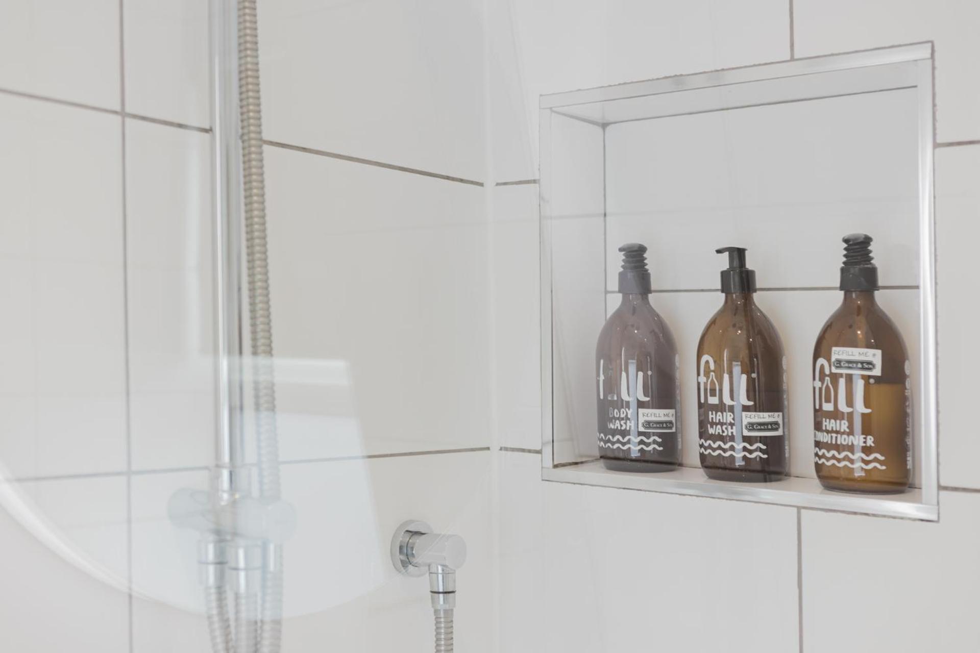 Grace's Guesthouse Room 1