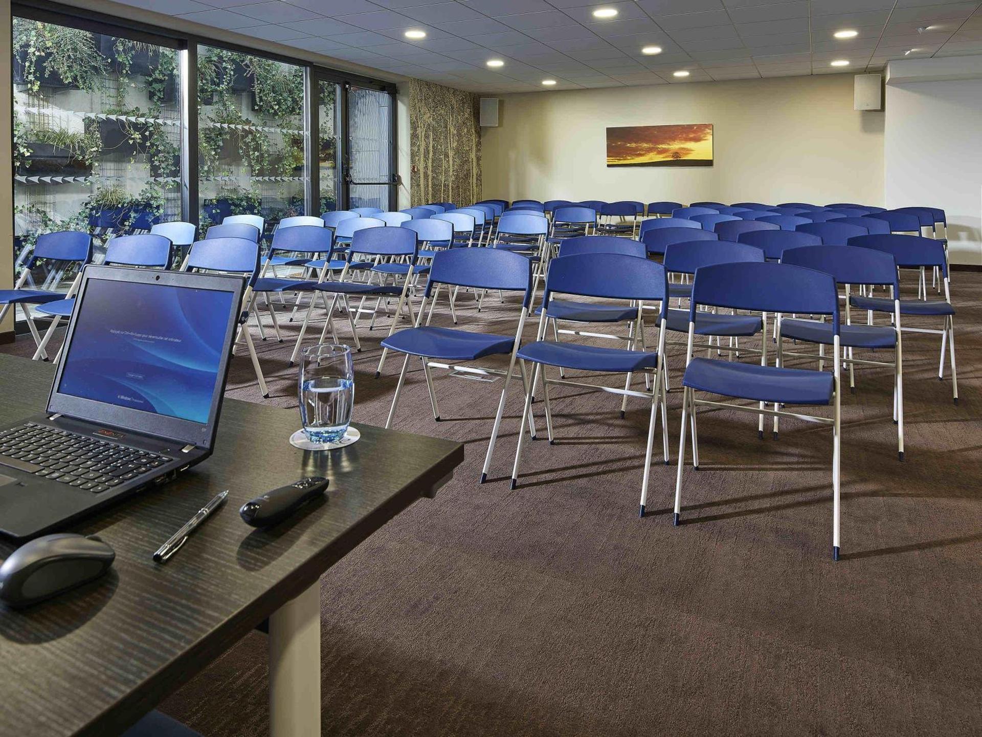 Meeting/conference room