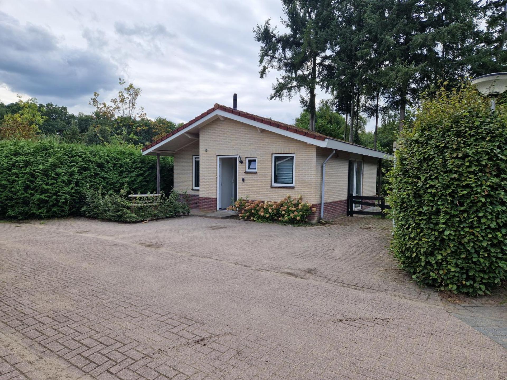 Huinerhofje 3 - Vrijstaand, grote tuin, rust en veel privacy nabij uitgestrekte bossen