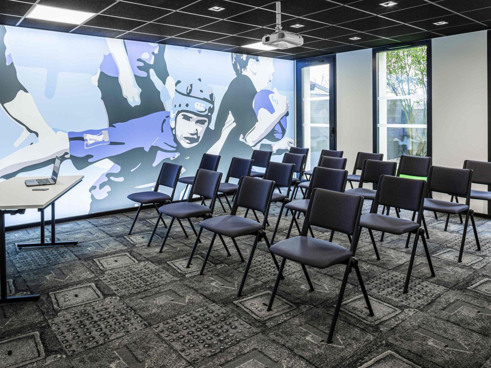 Meeting/conference room