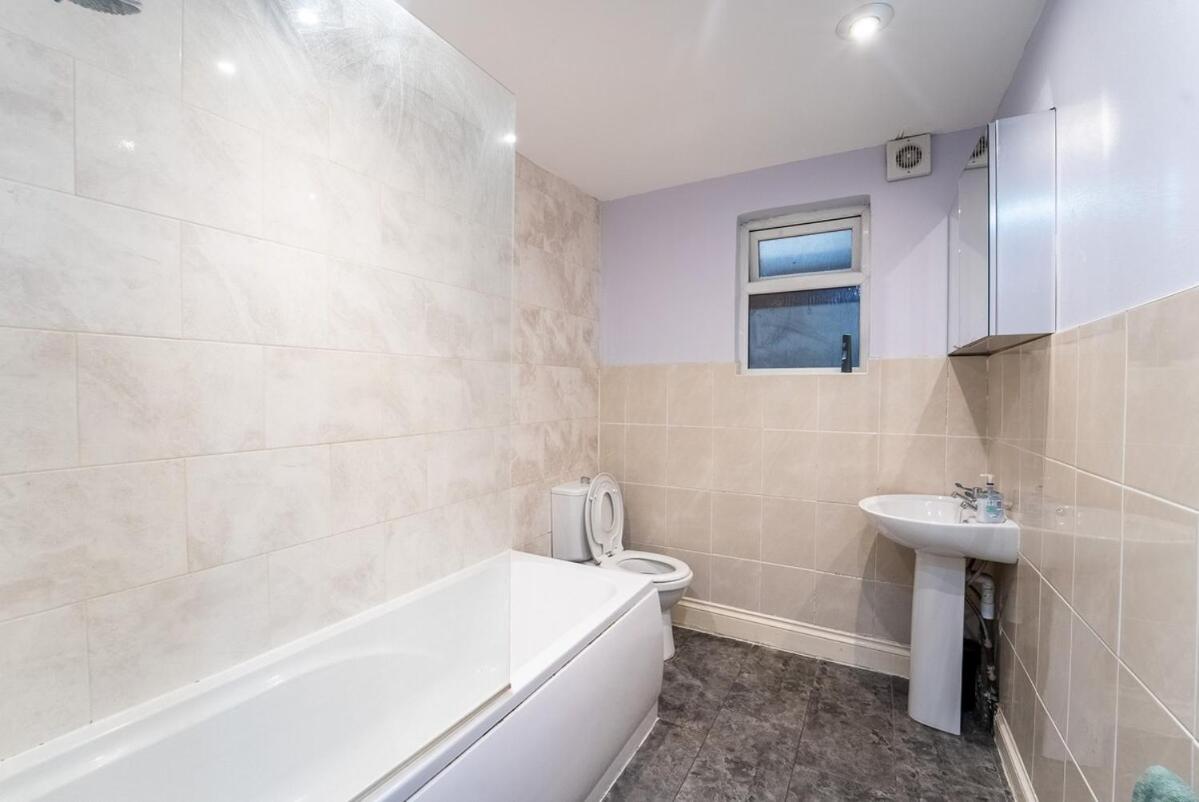 2 Bedroom entire Flat New Cross london