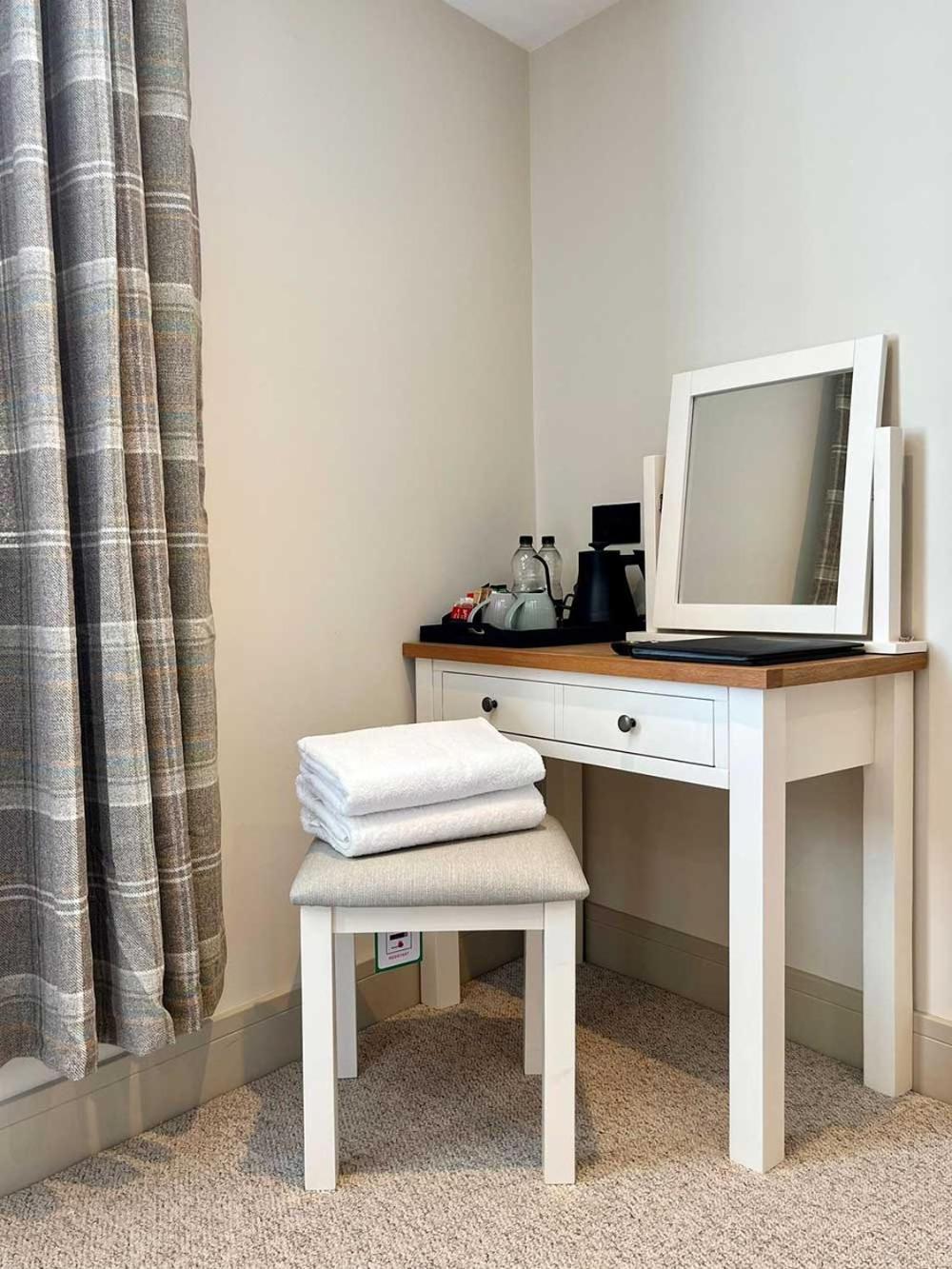 Cross Pipes Tavern and Rooms