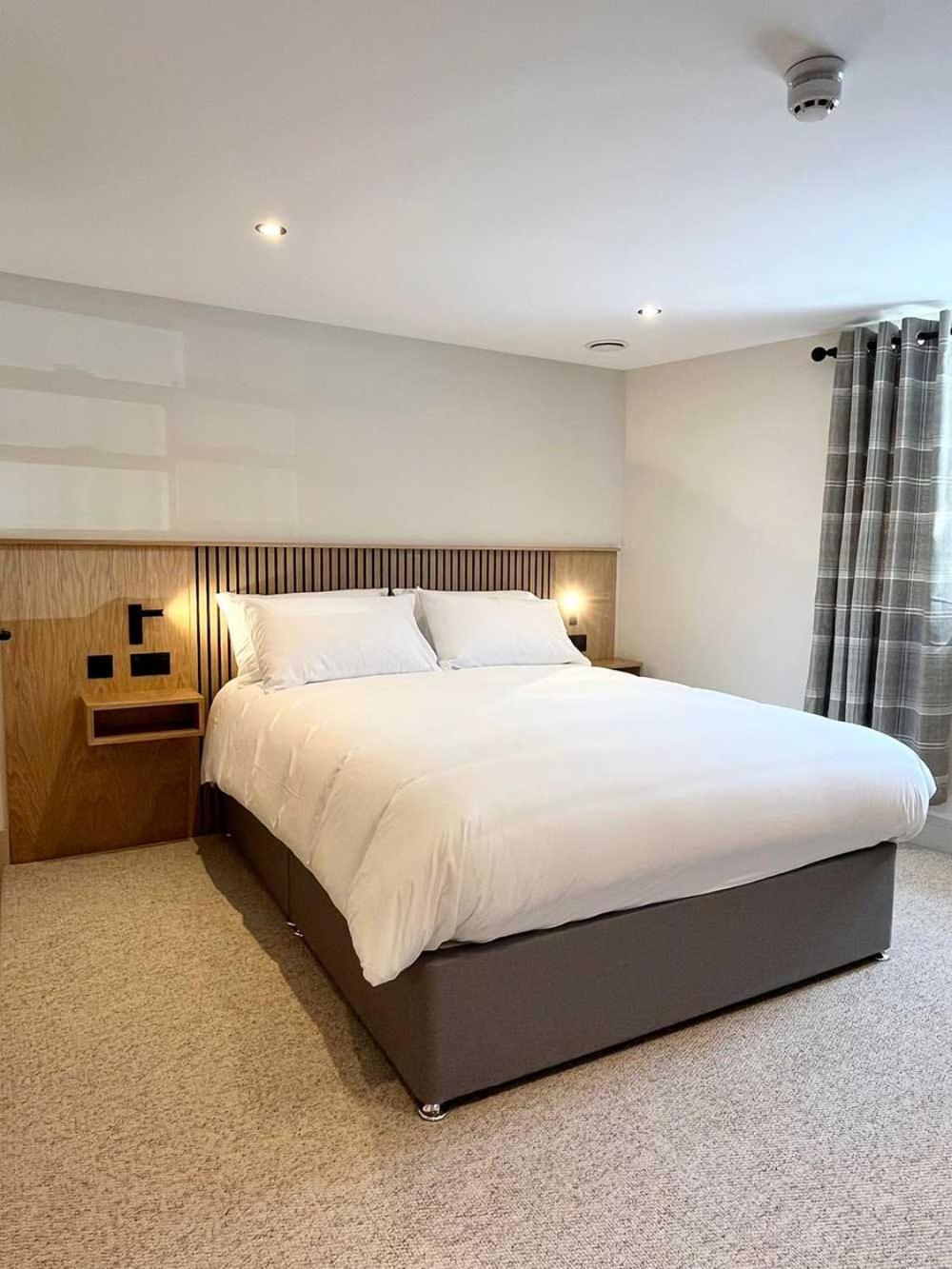 Cross Pipes Tavern and Rooms