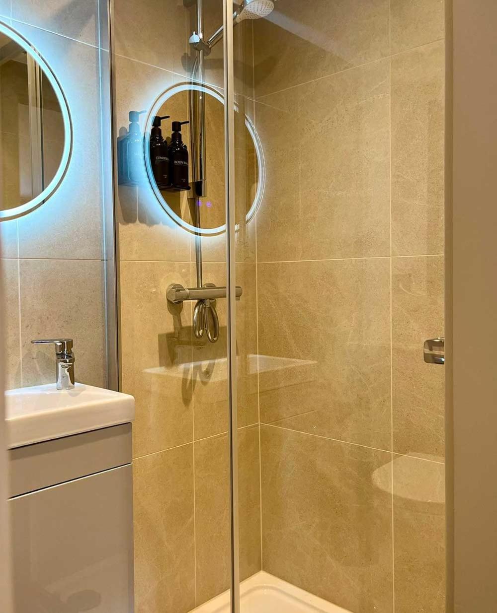 Cross Pipes Tavern and Rooms