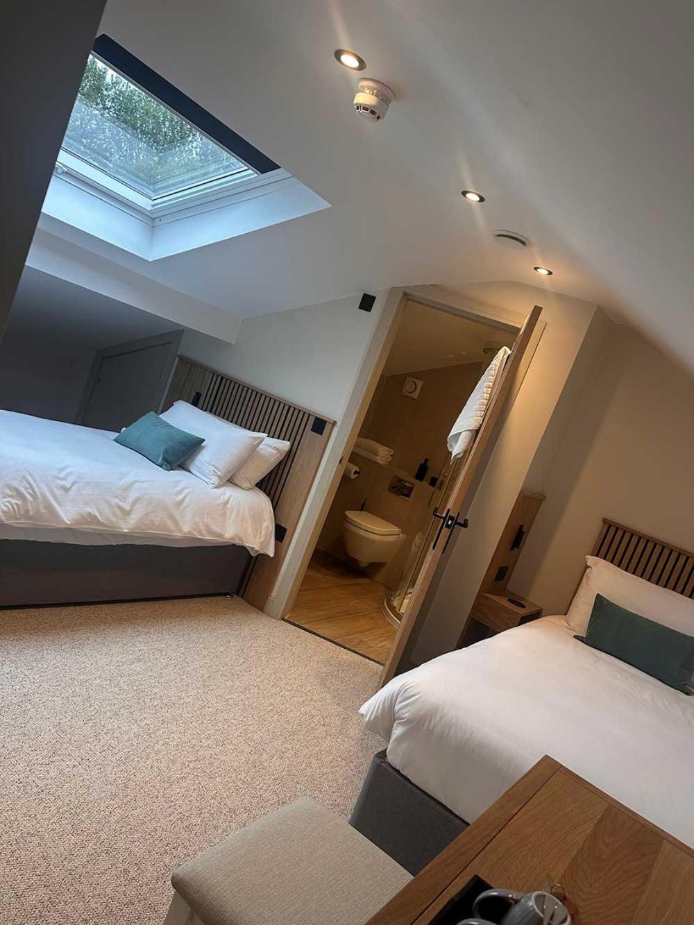 Cross Pipes Tavern and Rooms