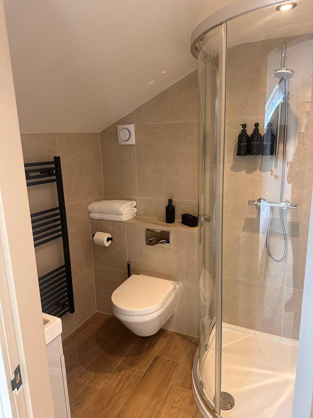 Cross Pipes Tavern and Rooms