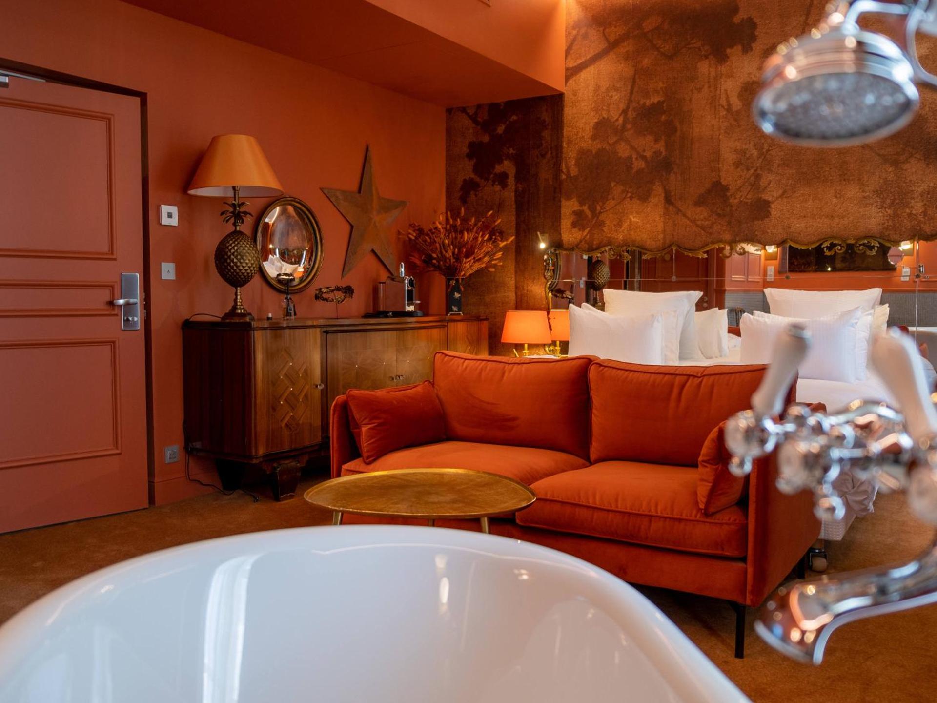 Photo of the whole room