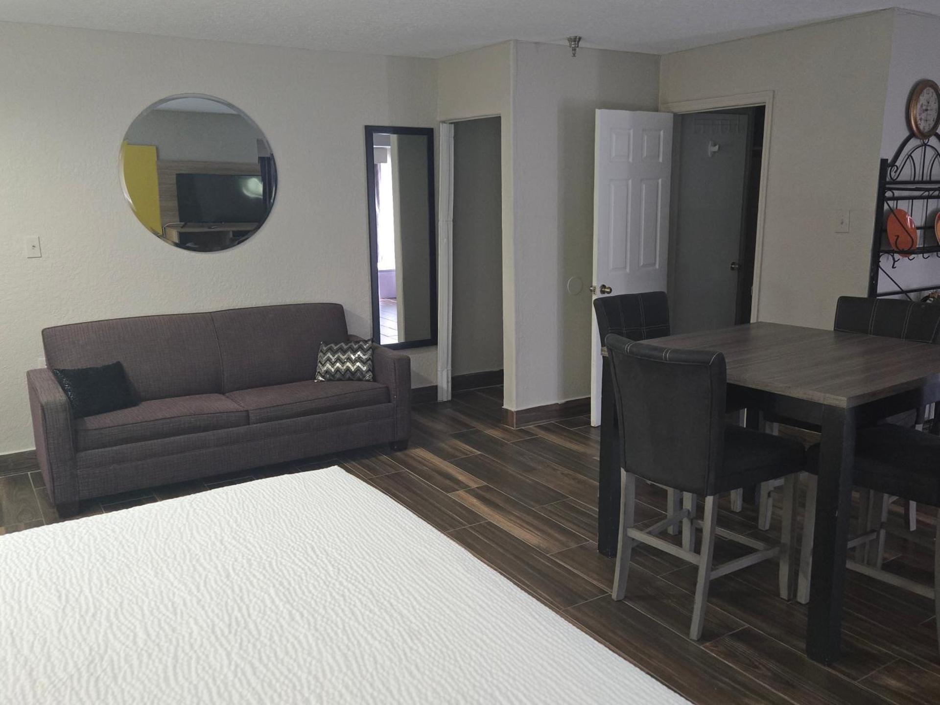 King Studio - Non-Smoking