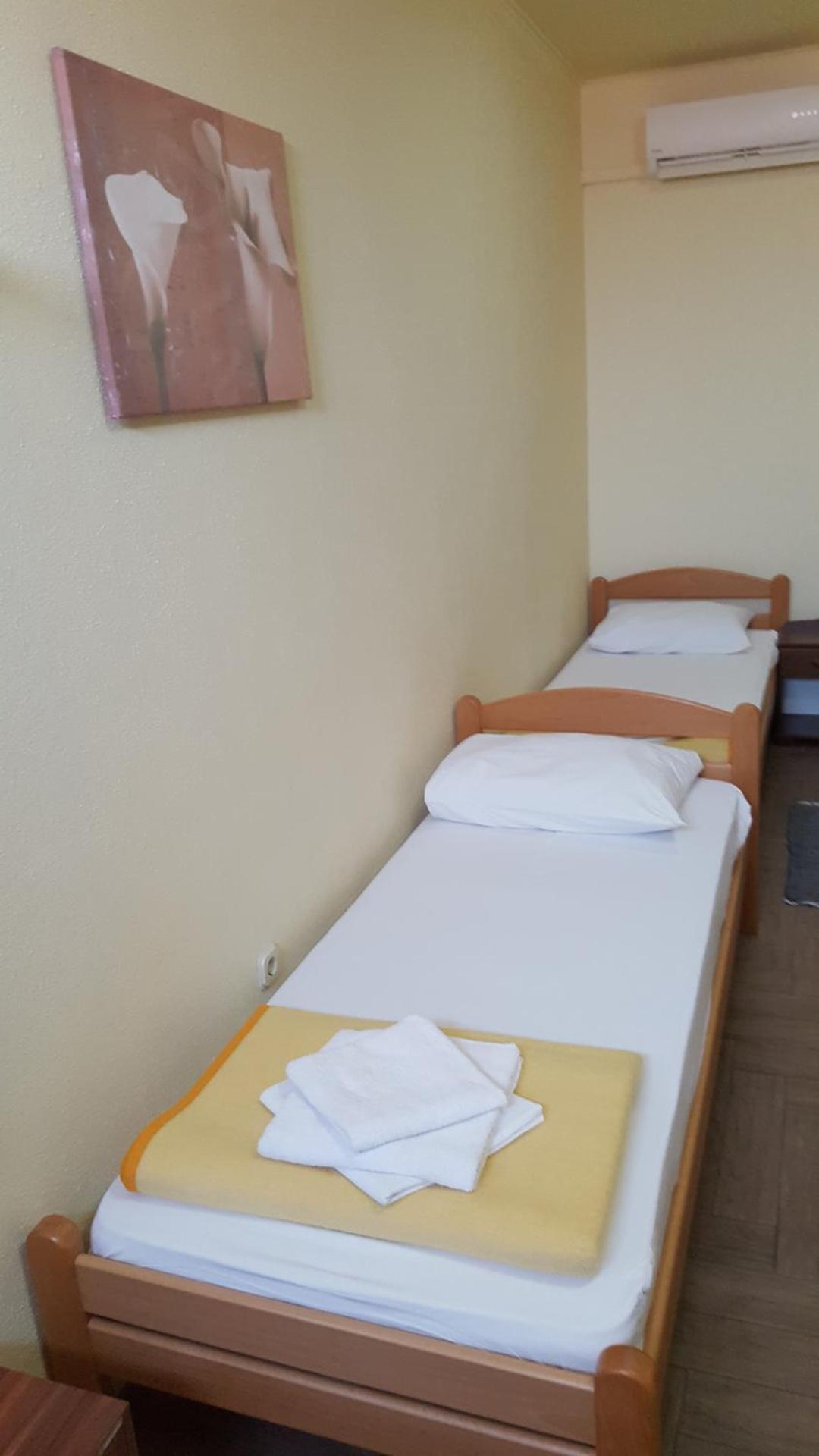 Quadruple Room with Private Bathroom