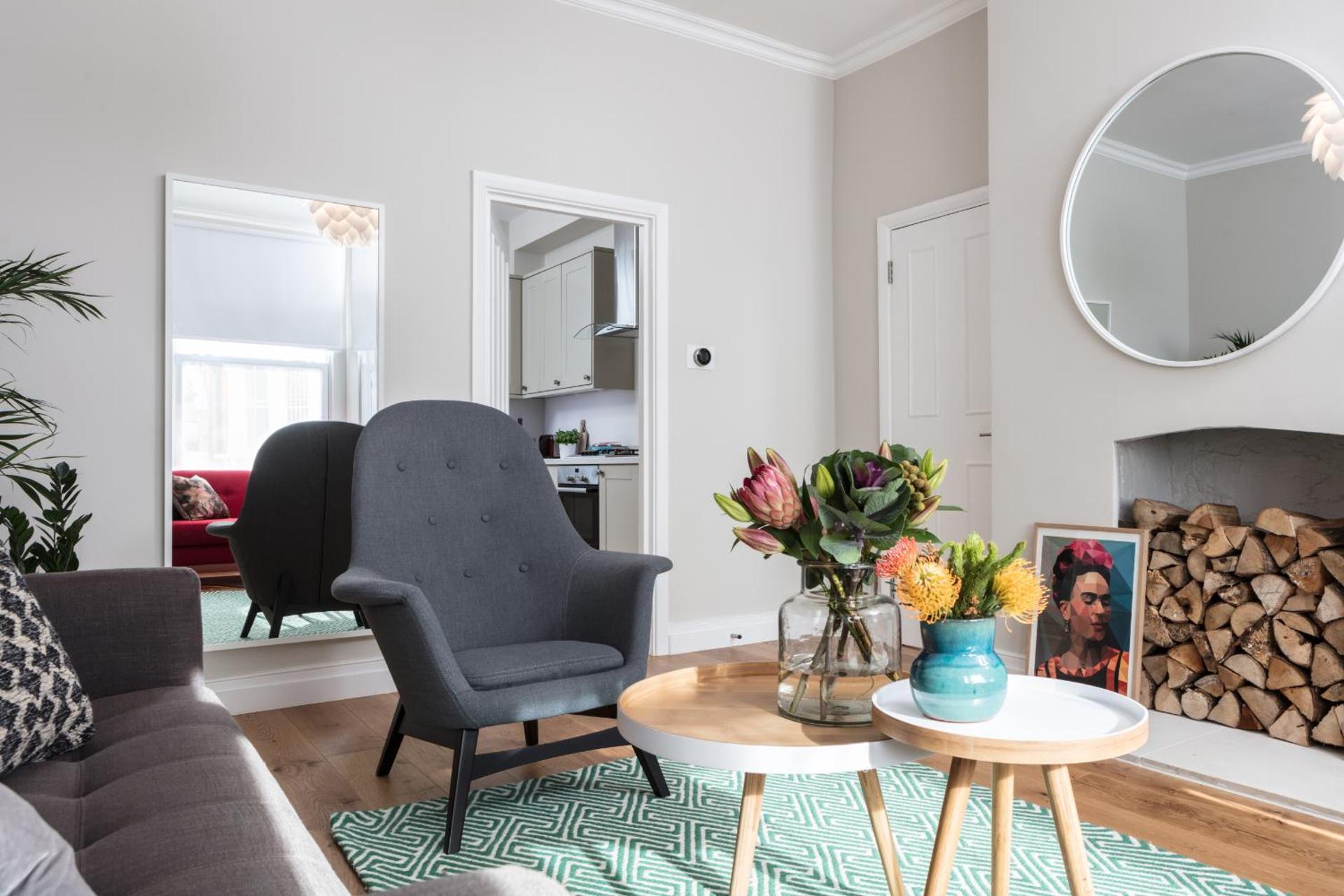 Communal lounge/ TV room