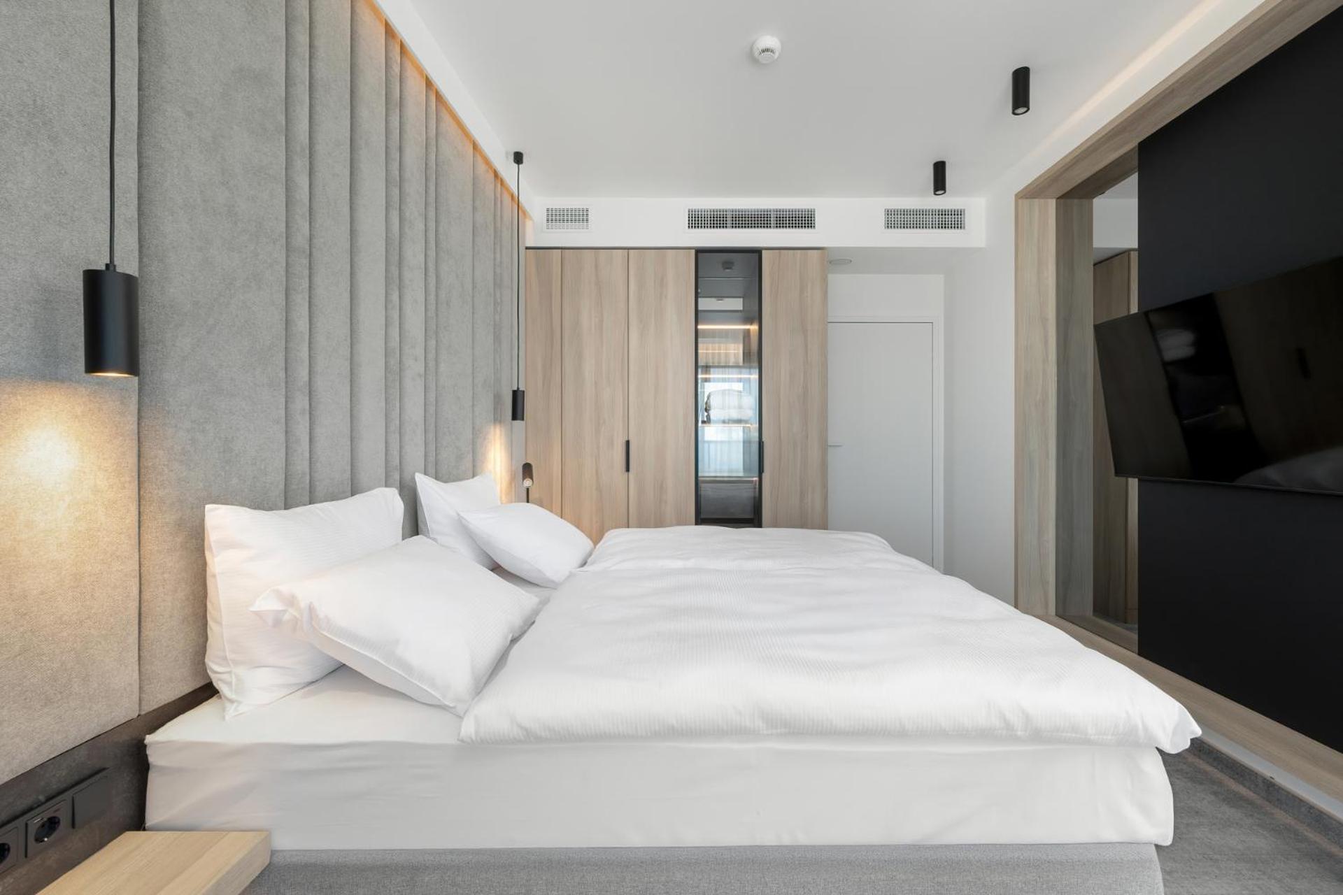 Deluxe Suite with Sea View