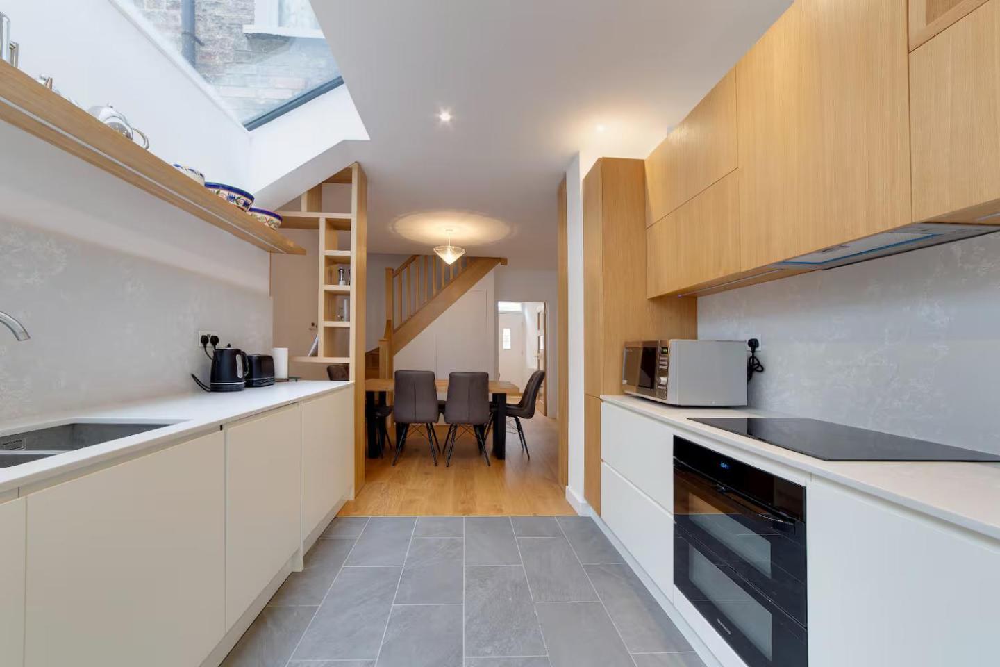 Bright Beautiful Modern 2 Bed Home Pass The Keys