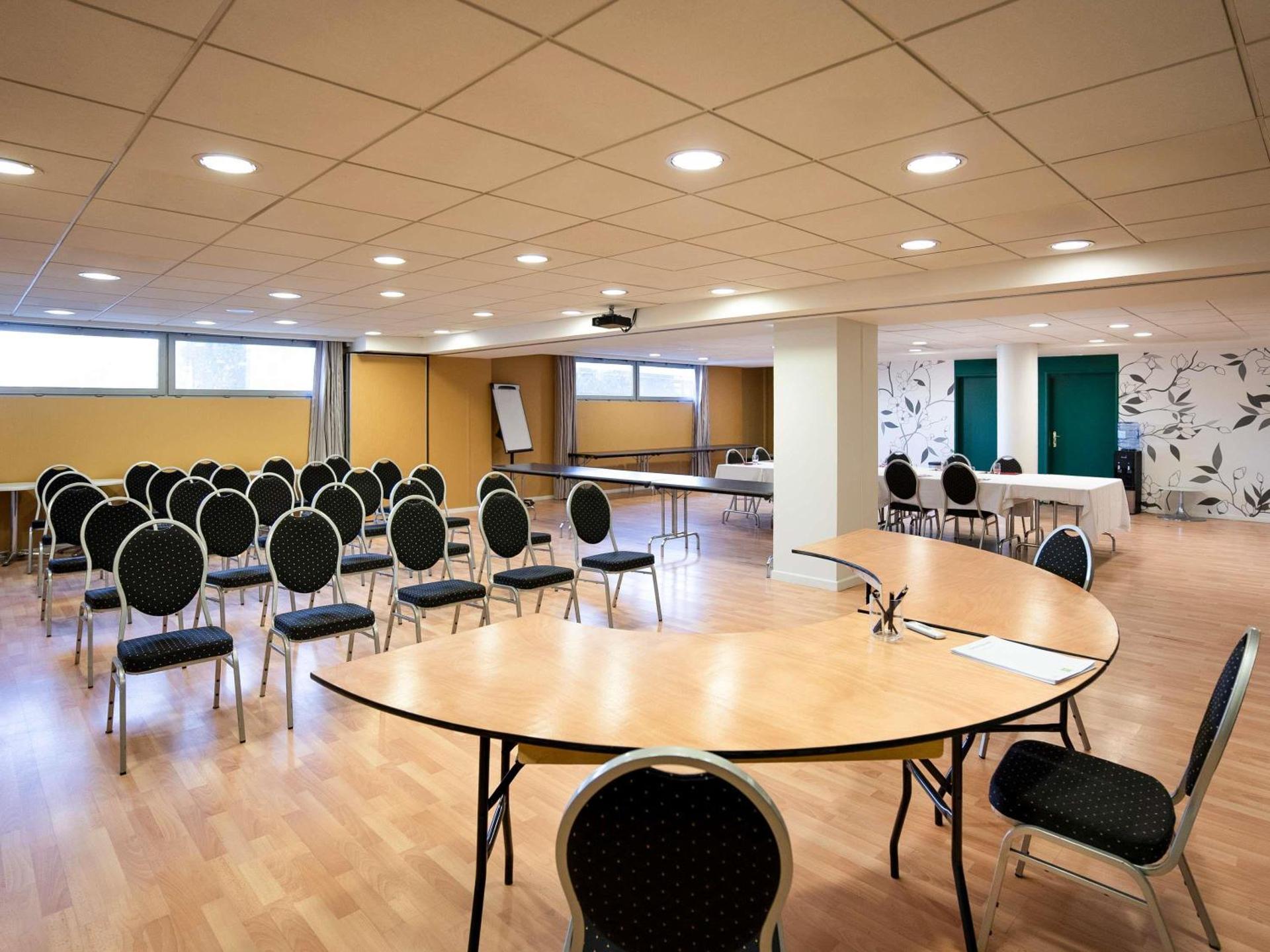 Meeting/conference room