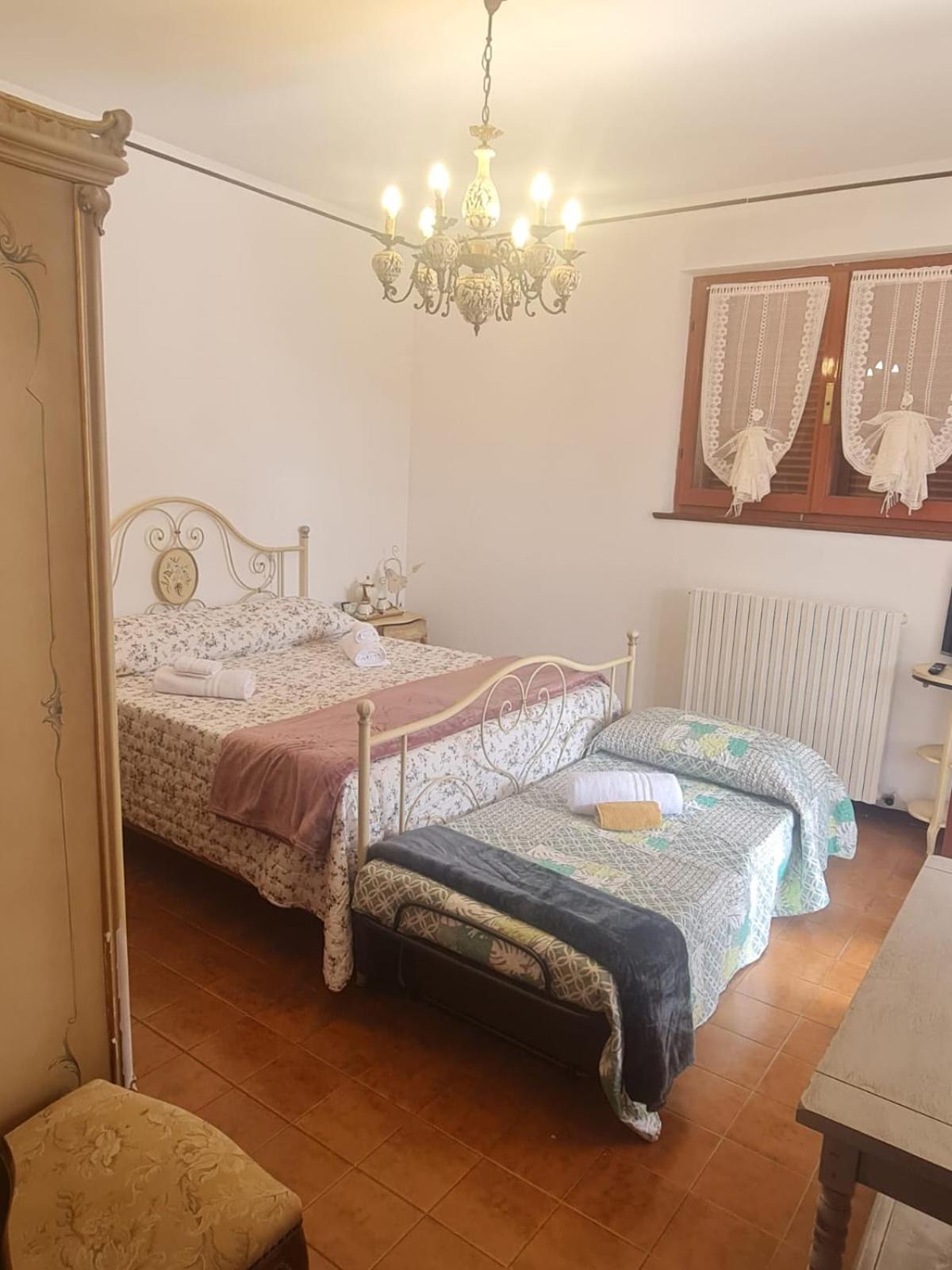 Deluxe Room (2 Adults + 1 Child)