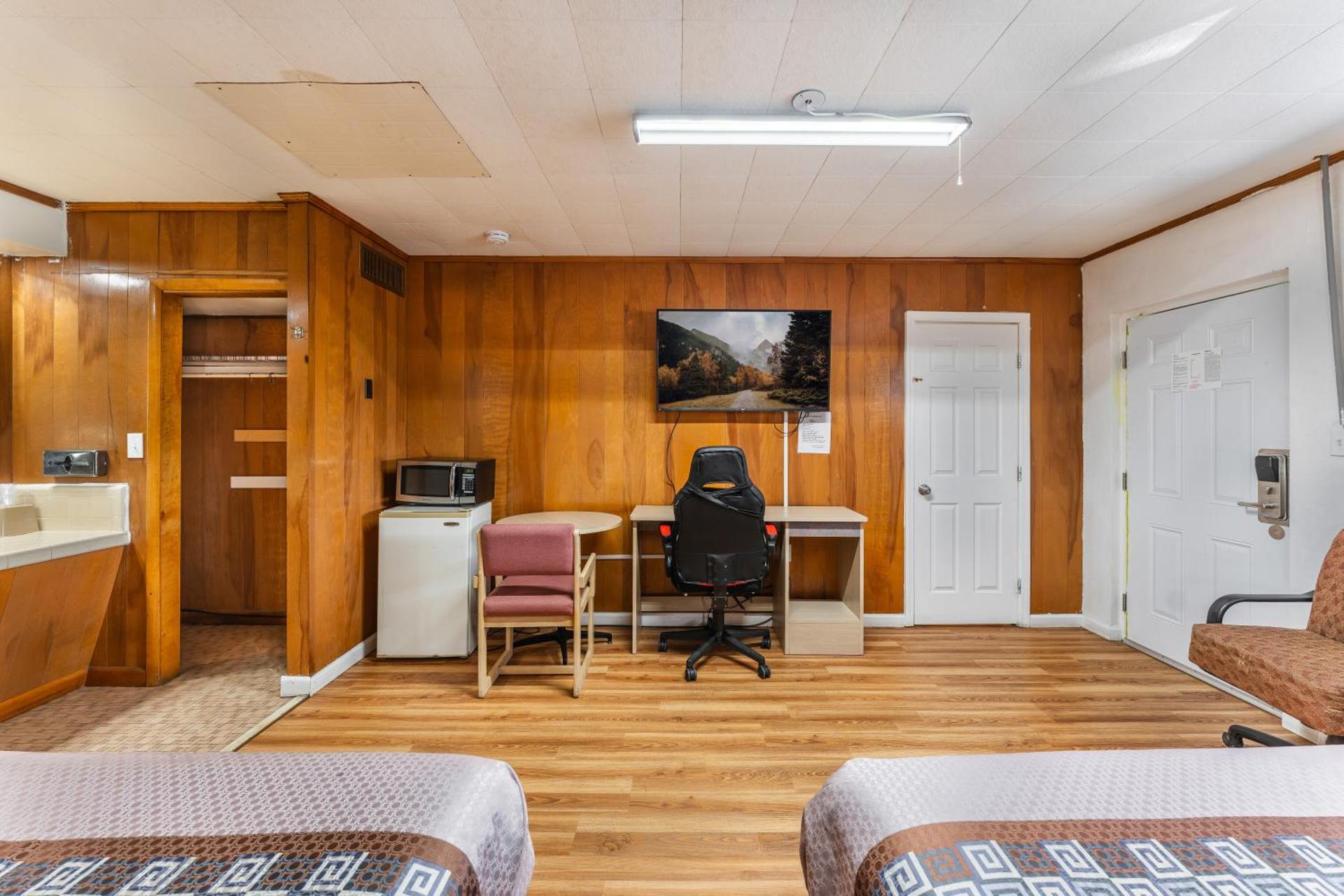 Photo of the whole room