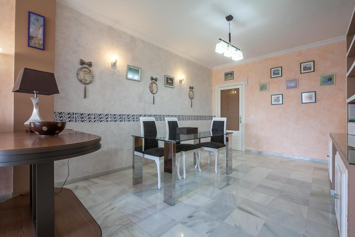 SevillaHome - Bonito Piso Junto al Rio