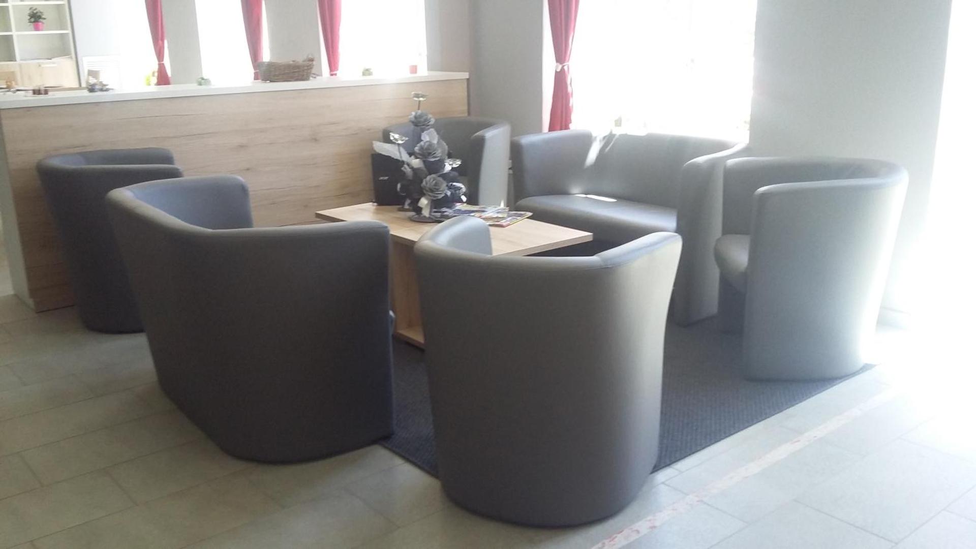 Communal lounge/ TV room