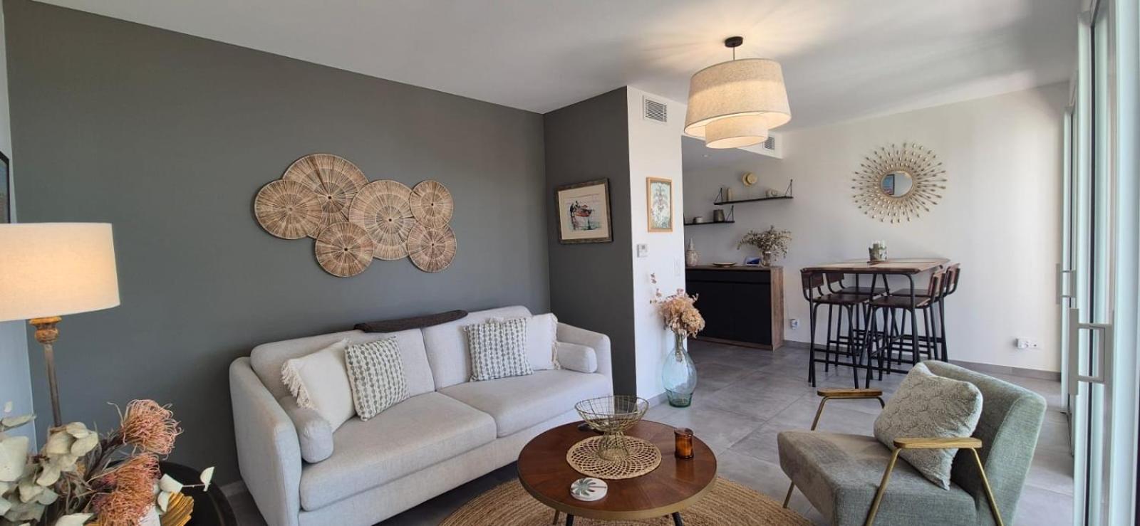 Appartement de luxe Eze village vue mer avec piscine